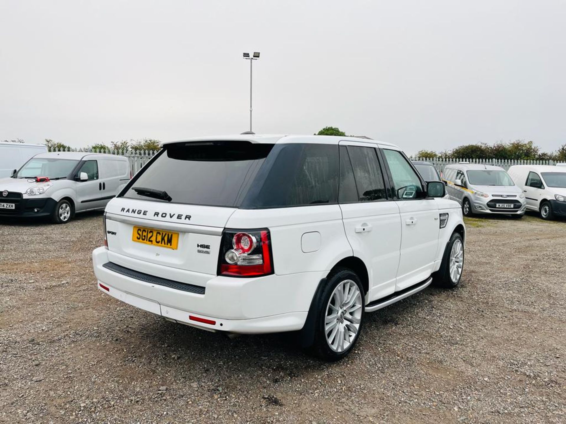 ** ON SALE **Land Rover R/R Sport 3.0 SDV6 HSE 2012 '12 Reg' - Sat Nav - A/C - Parking Sensors - Image 9 of 30