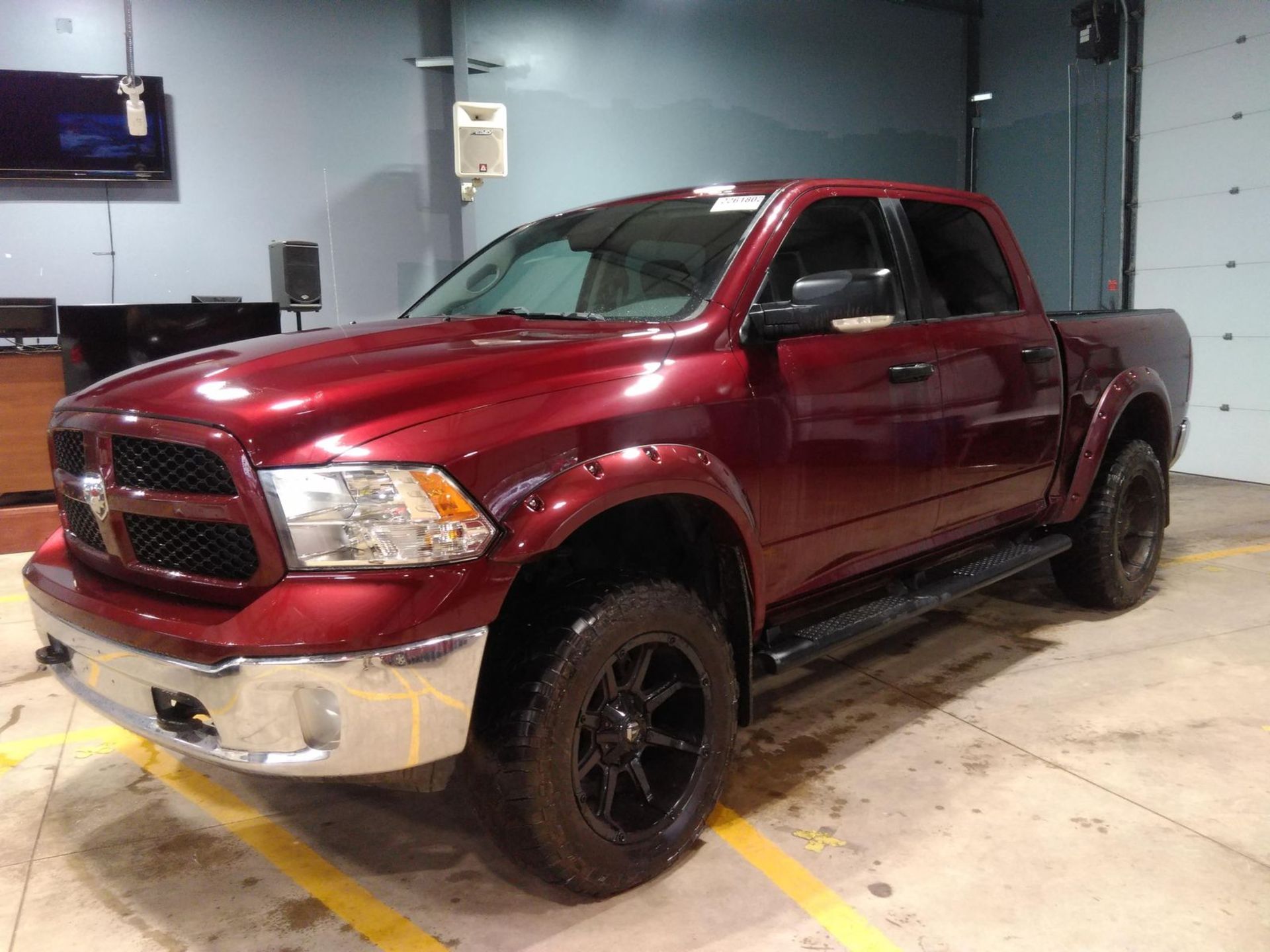 ** ON SALE ** Dodge Ram 5.7L Hemi V8 1500 Outdoorsman 4WD Crew Cab '' 2017 Year '' A/C - Image 2 of 10