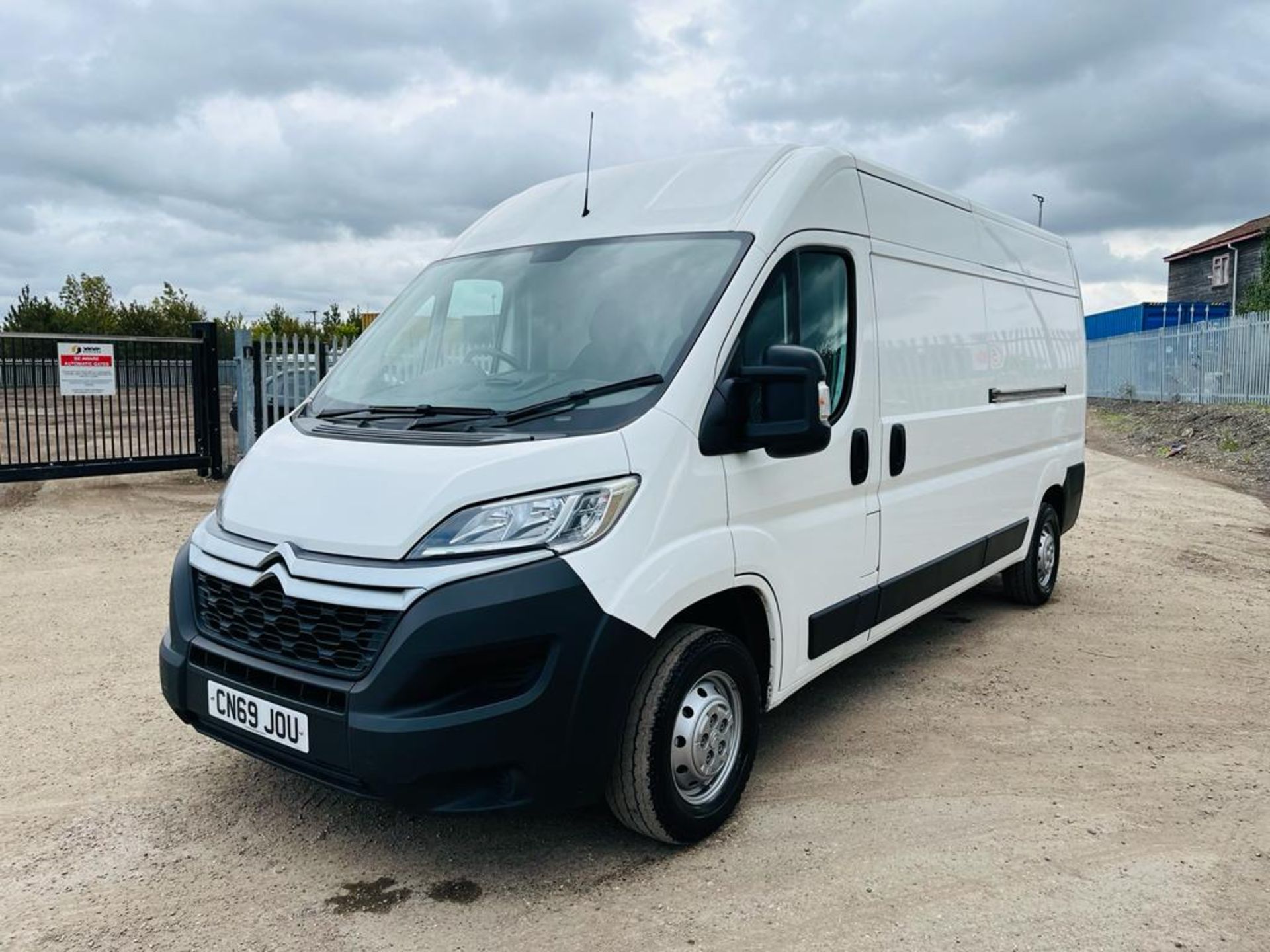 ** ON SALE ** Citroen Relay 35 2.2 BLUEHDI LWB 140 2019(69 Reg) - A/C- Bluetooth Handsfree - Image 13 of 27