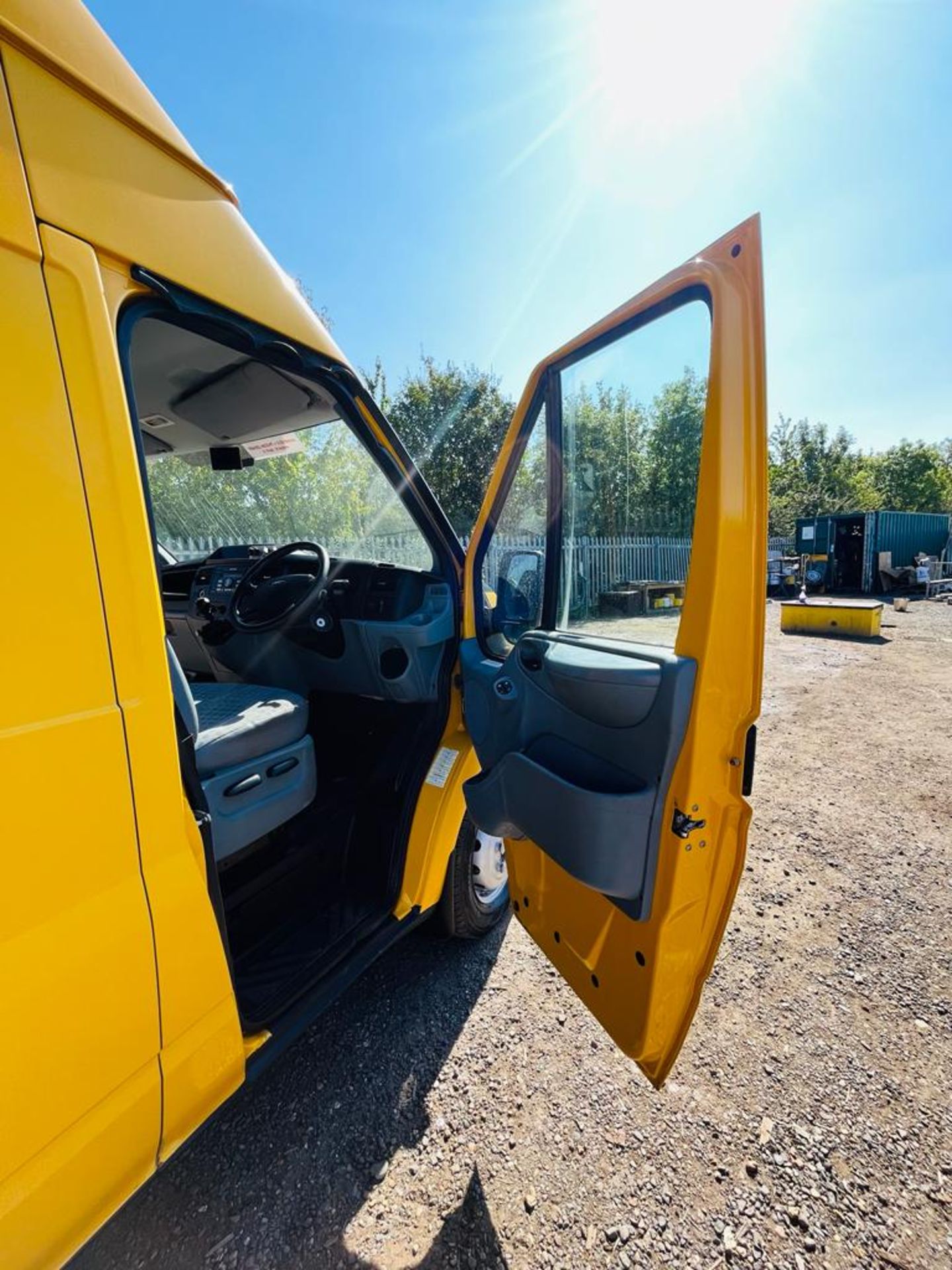 ** ON SALE ** Ford Transit 2.2 TDCI 460 RWD 125 L3 H3 *Cherry Picker* 2013 '63 Reg'- ULEZ Compliant - Image 14 of 27