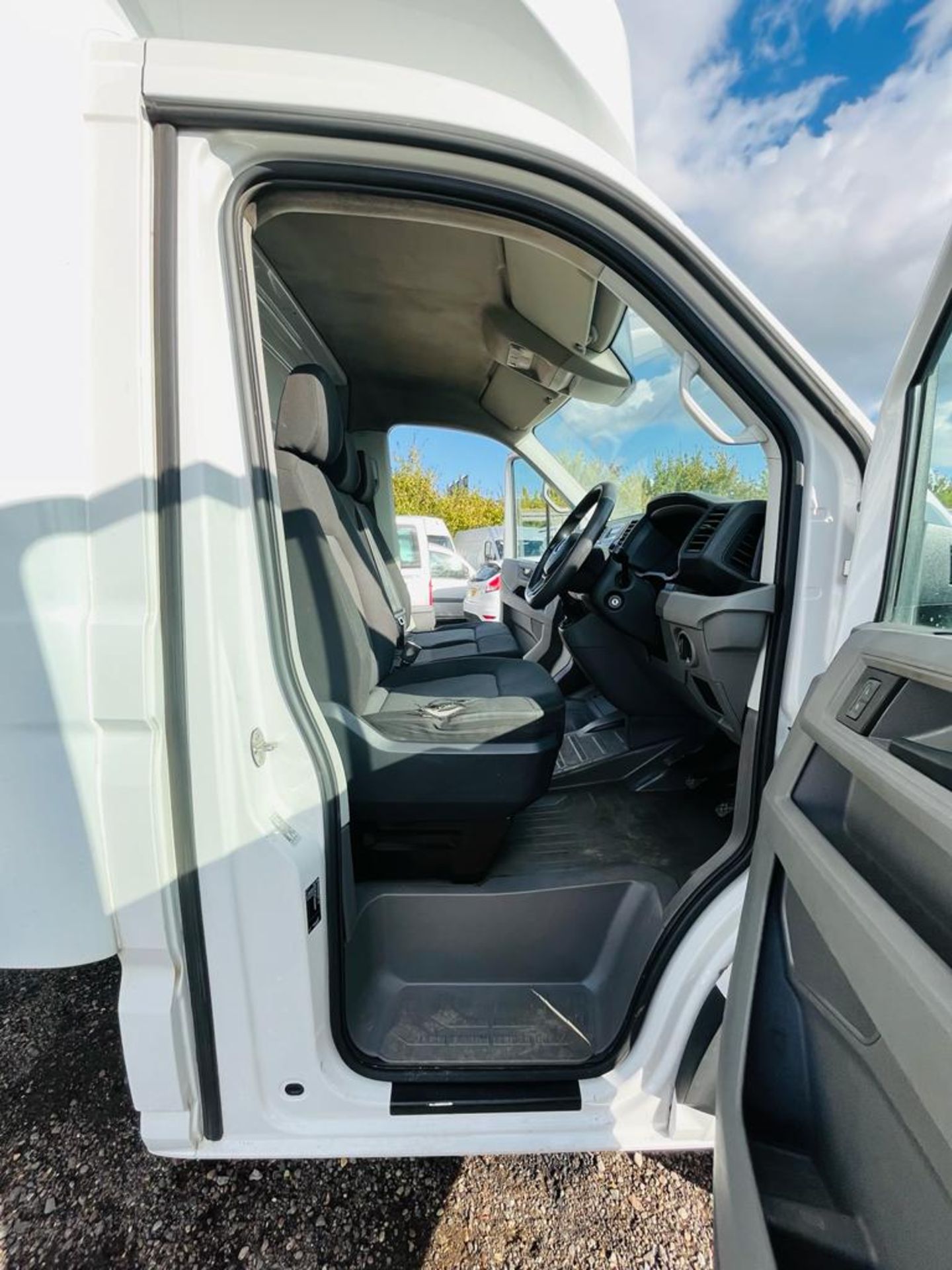 ** ON SALE ** Volkswagen Crafter 35 FWD 2.0 TDI 140 LWB Luton Box 2018(68 Reg)- ULEZ Compliant - Image 14 of 24