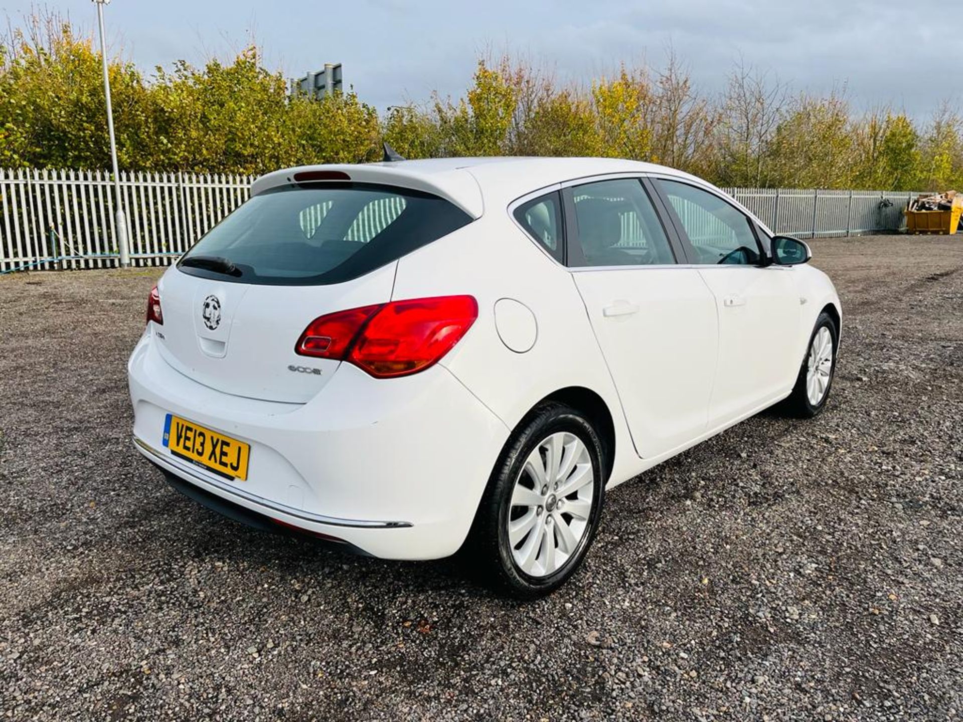 Vauxhall Astra CDTI 110 2013 (13 Reg) - Bluetooth Handsfree - CD/AUX input - Image 8 of 24