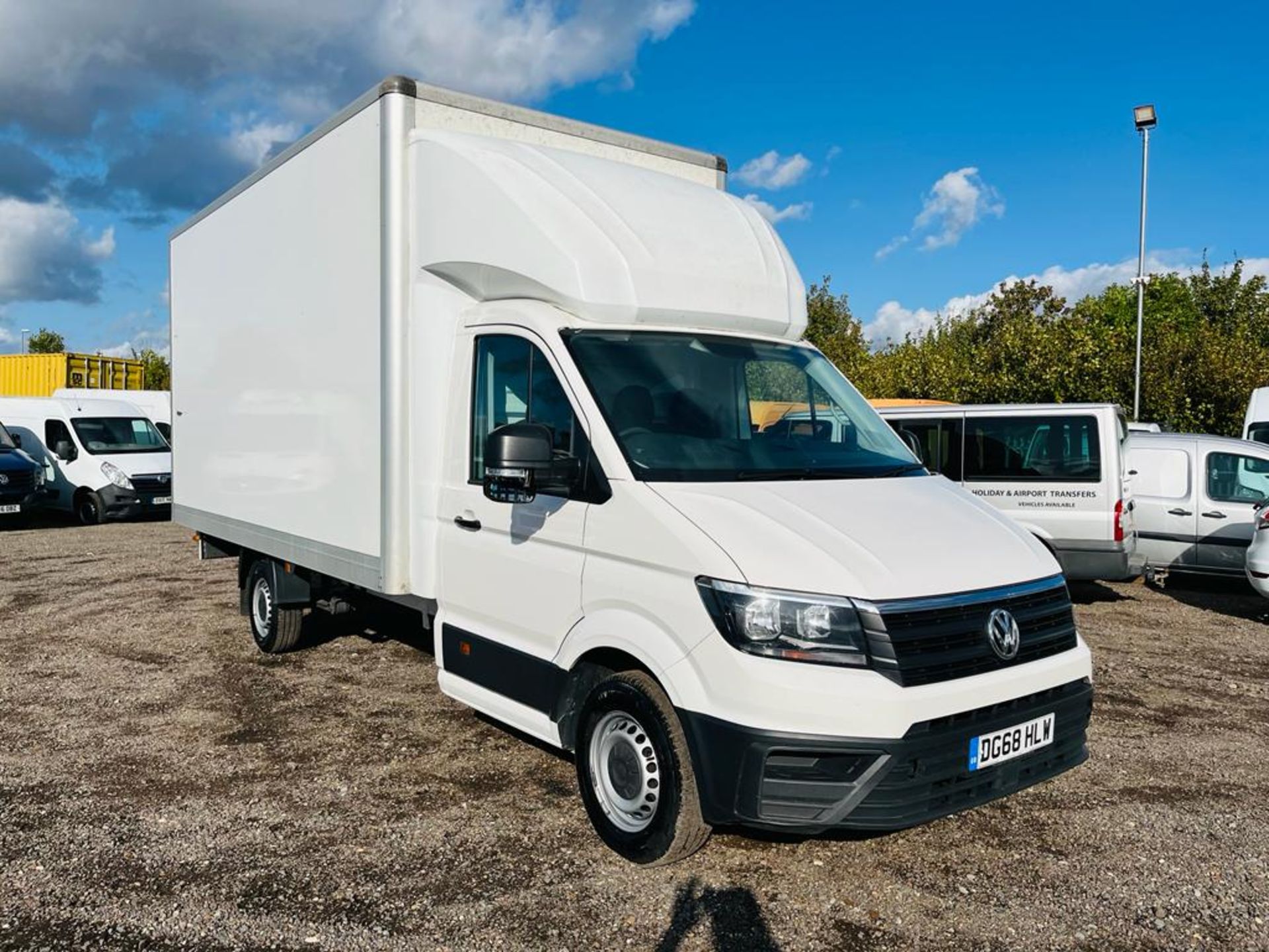 ** ON SALE ** Volkswagen Crafter 35 FWD 2.0 TDI 140 LWB Luton Box 2018(68 Reg)- ULEZ Compliant