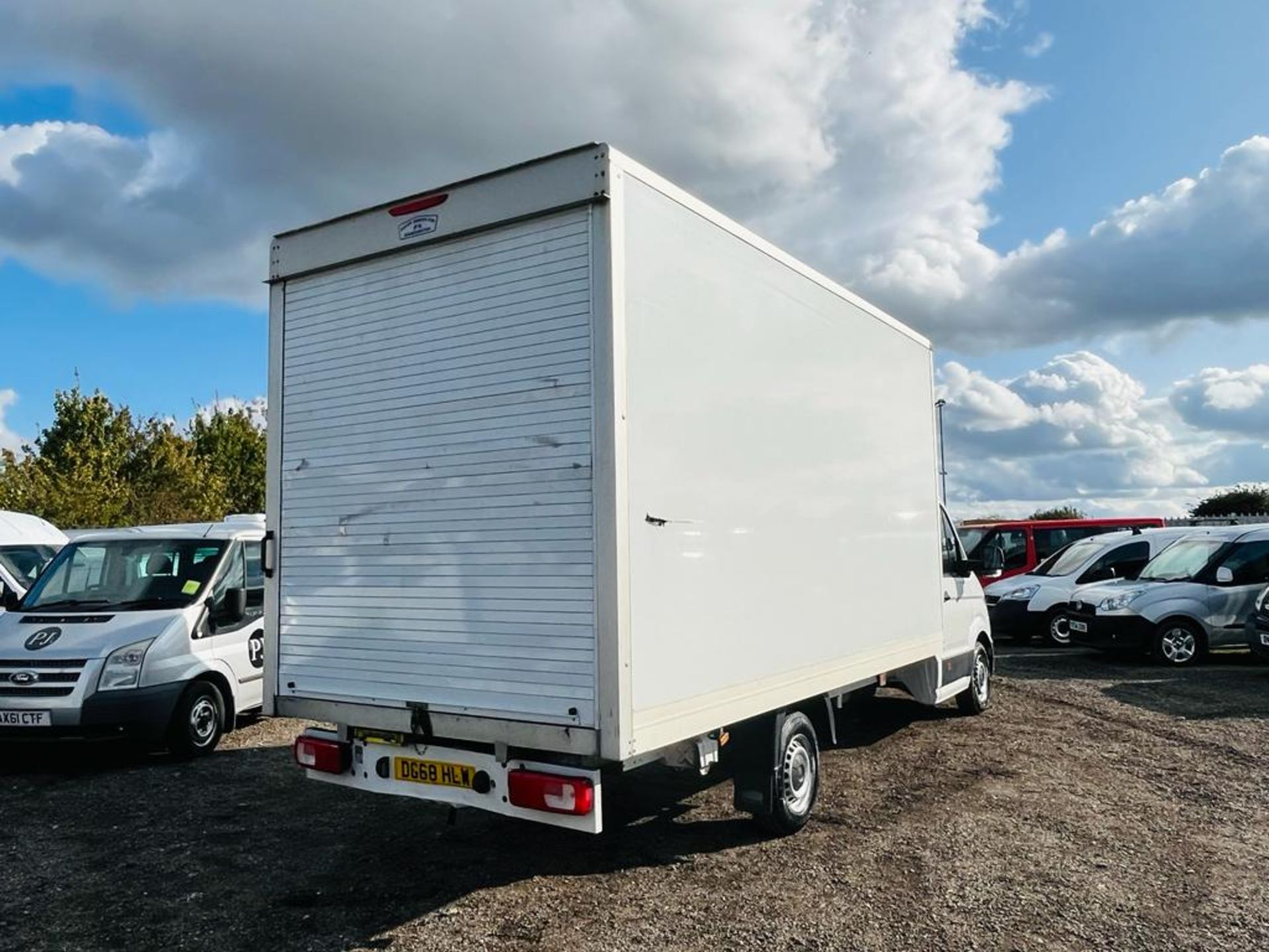 ** ON SALE ** Volkswagen Crafter 35 FWD 2.0 TDI 140 LWB Luton Box 2018(68 Reg)- ULEZ Compliant - Image 5 of 24