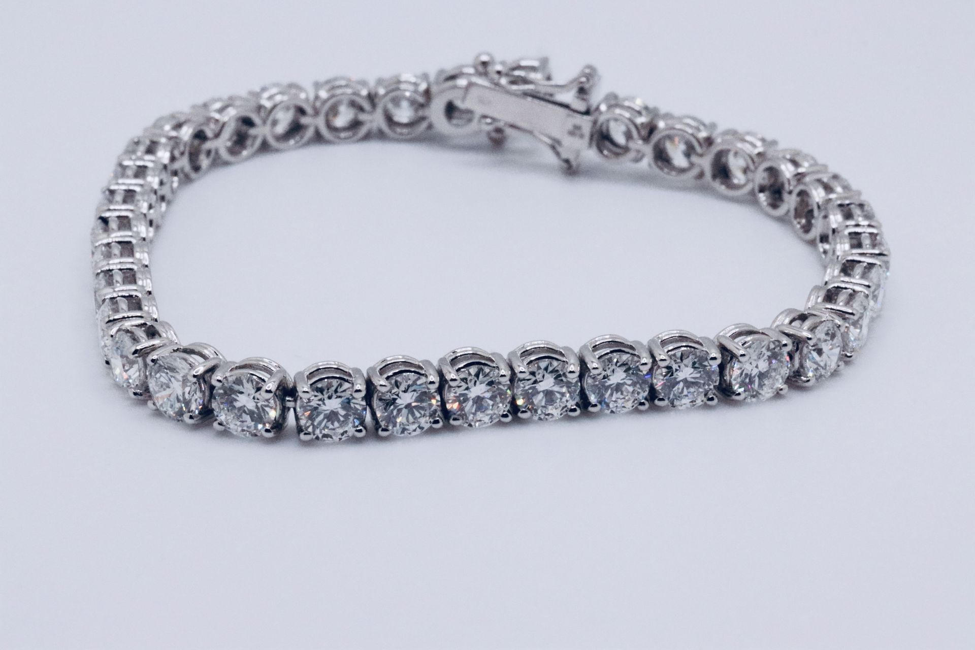 Round Brilliant Cut 14 Carat Diamond Tennis Bracelet D Colour VVS Clarity - 18Kt White Gold - IGI - Bild 3 aus 36