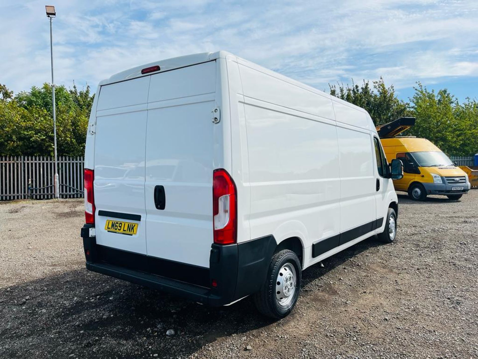 ** ON SALE ** Peugeot Boxer Professional 2.2 BlueHDI L3 H2 2019 '69 Reg' Sat Nav -A/C - Panel Van - Image 11 of 25