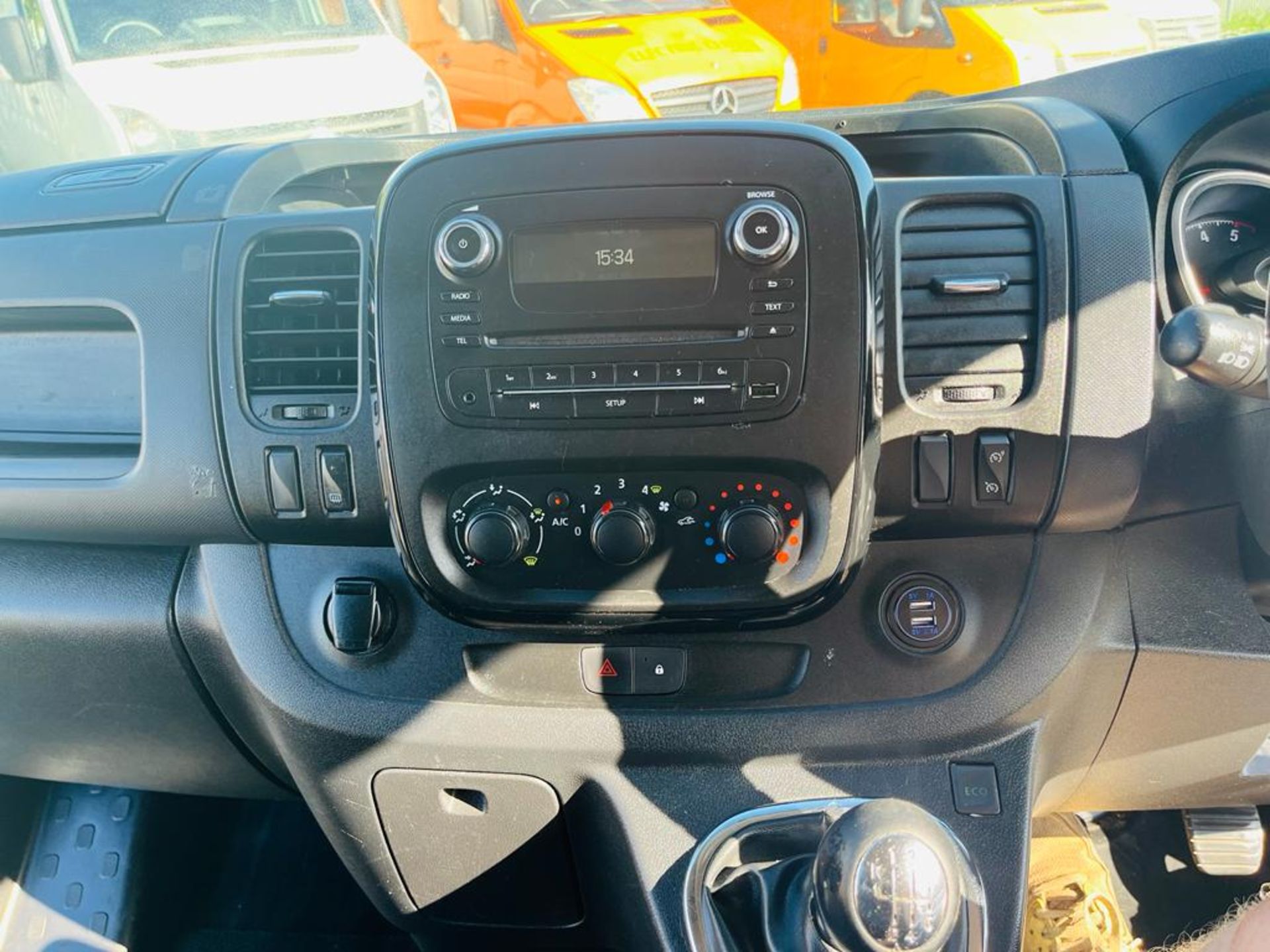 ** ON SALE ** Vauxhall Vivaro Sportive 1.6 CDTI 120 L1 H1 2018 '18 Reg' A/C - Panel van - Image 21 of 27