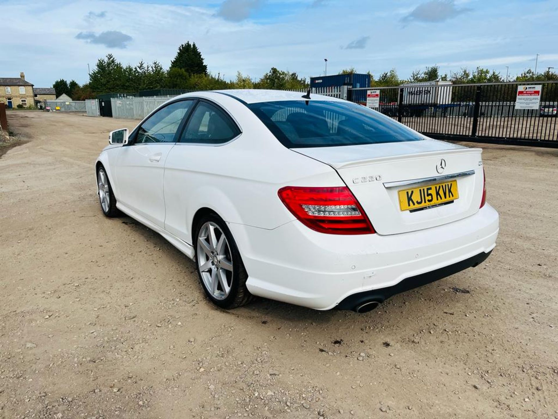 ** ON SALE ** Mercedes-Benz C220 2.1 CDI AMG Sport Edition Coupe 2015 (15 Reg) - No Vat - Sat Nav - Image 9 of 25