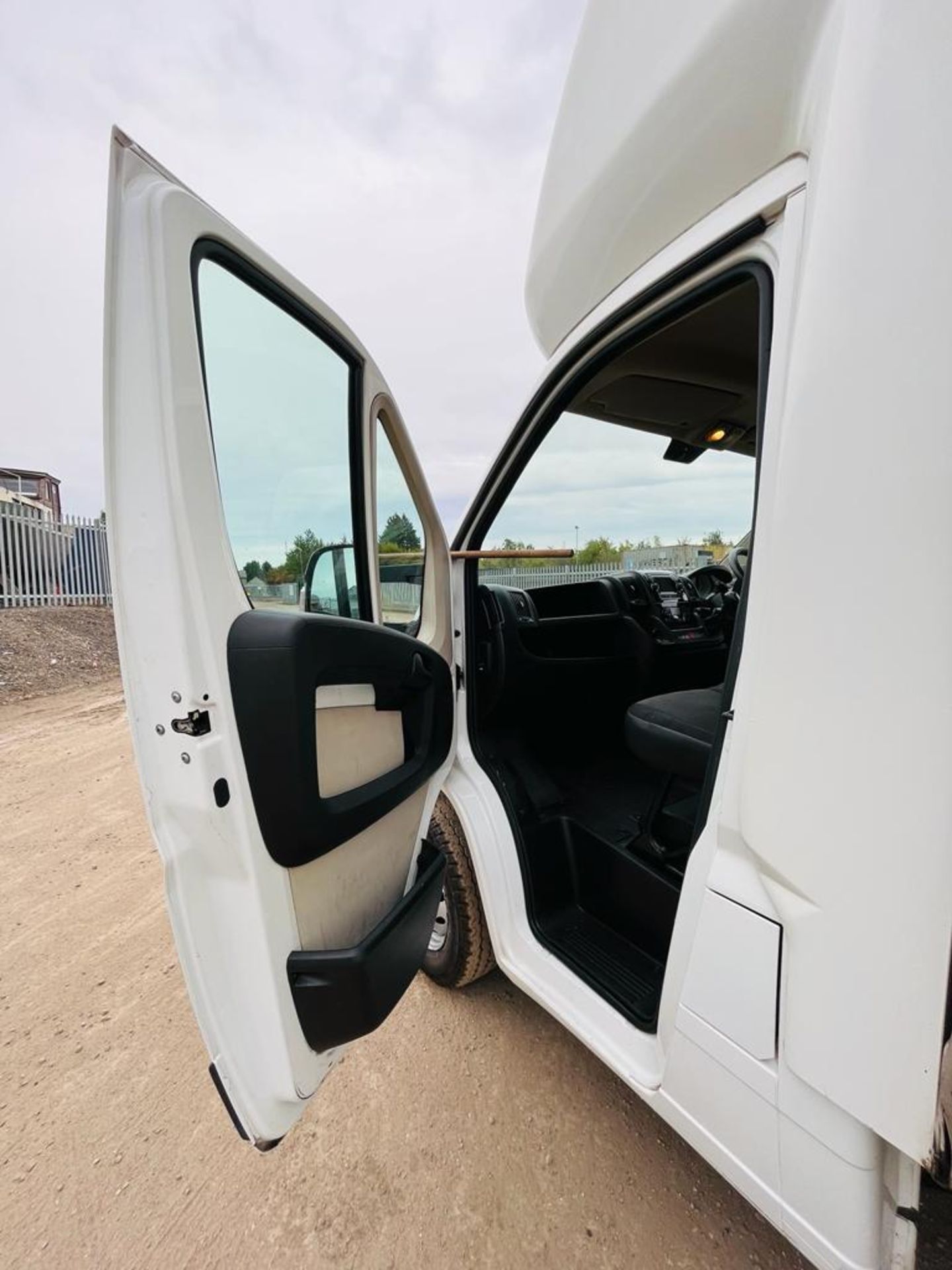 ** ON SALE ** Peugeot Boxer 335 2.0 BLUEHDI 130 L3 PLUS Luton 2017 '17 Reg' - SatNav ULEZ Compliant - Image 21 of 24