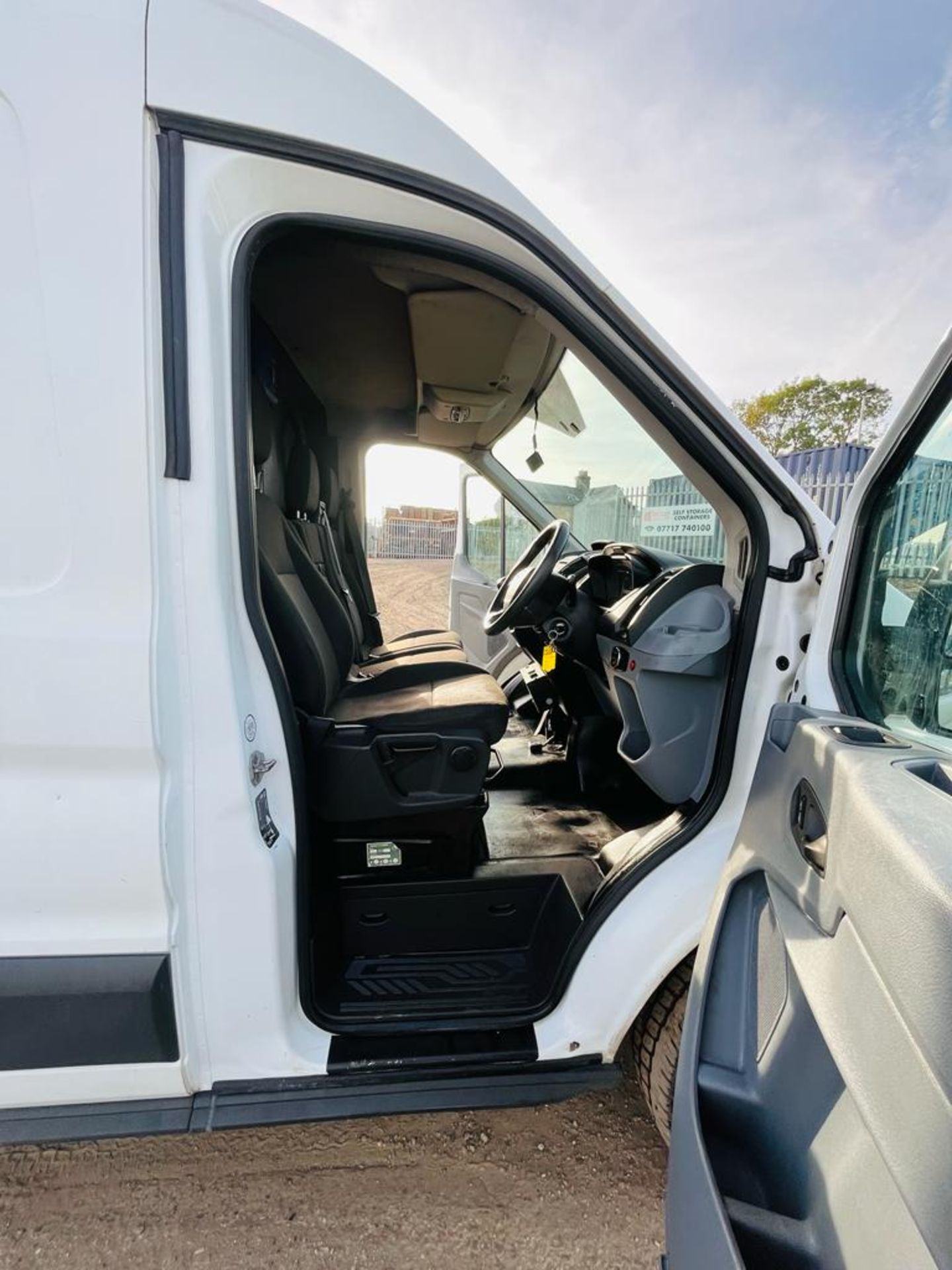 ** ON SALE ** Ford Transit 350 RWD 2.2 TDCI 125 LWB M/R 2015 (65 Reg) Fridge/Freezer - Image 13 of 26