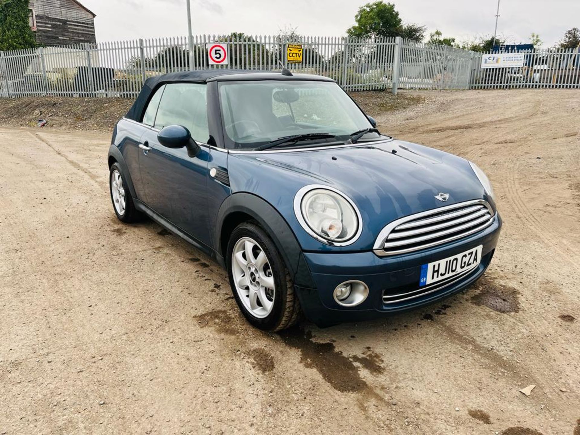 ** ON SALE ** Mini Cooper 1.6 Convertible 2010 '10 Reg' - No vat - A/C - Bluetooth Handsfree