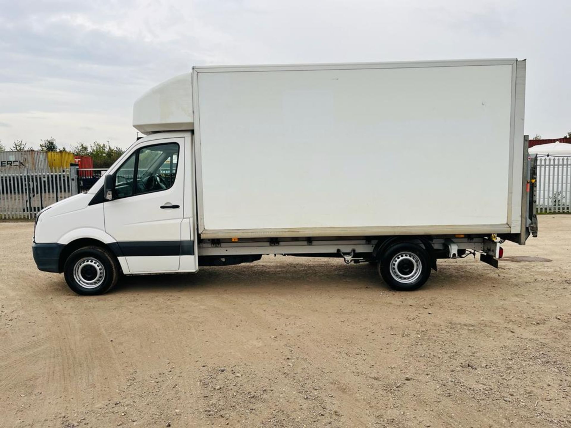 ** ON SALE ** Volkswagen Crafter 35 2.0 TDI 136 LWB 2015 (64 Reg) - Luton Body - Tail Lift - Image 4 of 26