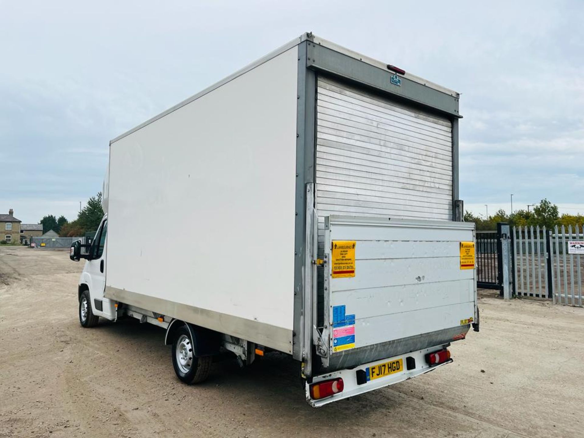 ** ON SALE ** Peugeot Boxer 335 2.0 BLUEHDI 130 L3 PLUS Luton 2017 '17 Reg' - SatNav ULEZ Compliant - Image 5 of 24