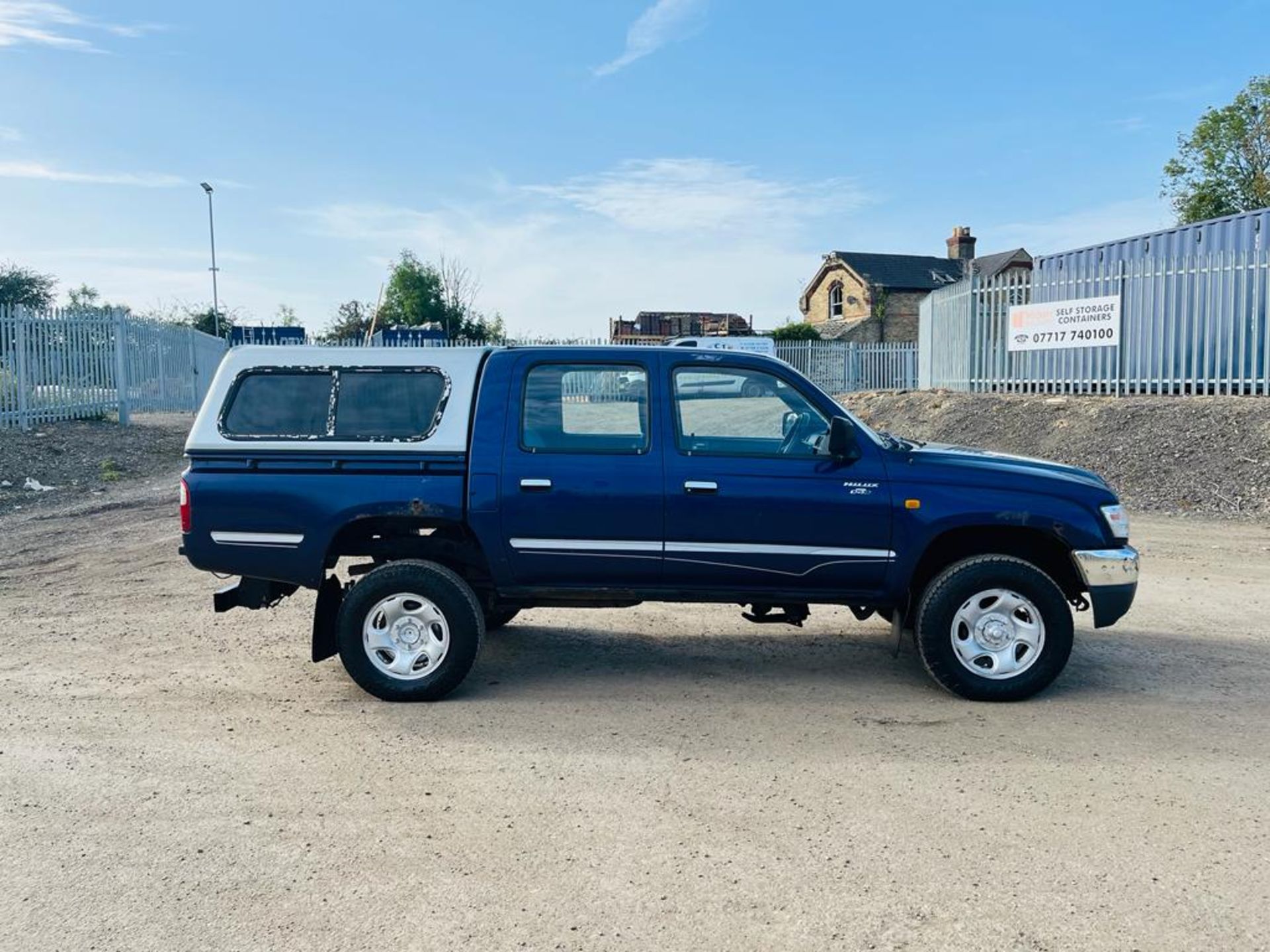 ** ON SALE ** Toyota Hilux 4Wd D-4D 102 2004 (04 Reg) - No Vat - A/C - AUX media input - Image 3 of 28