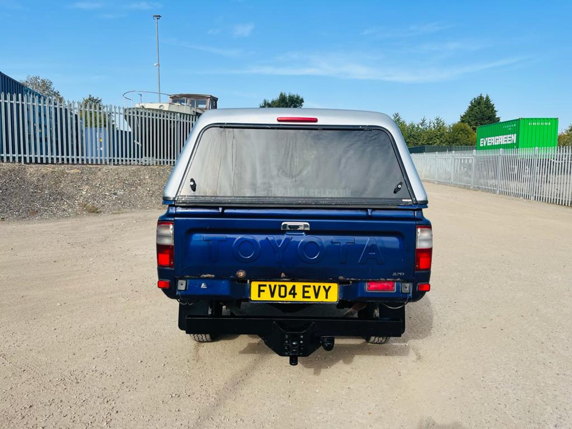 ** ON SALE ** Toyota Hilux 4Wd D-4D 102 2004 (04 Reg) - No Vat - A/C - AUX media input - Image 6 of 28