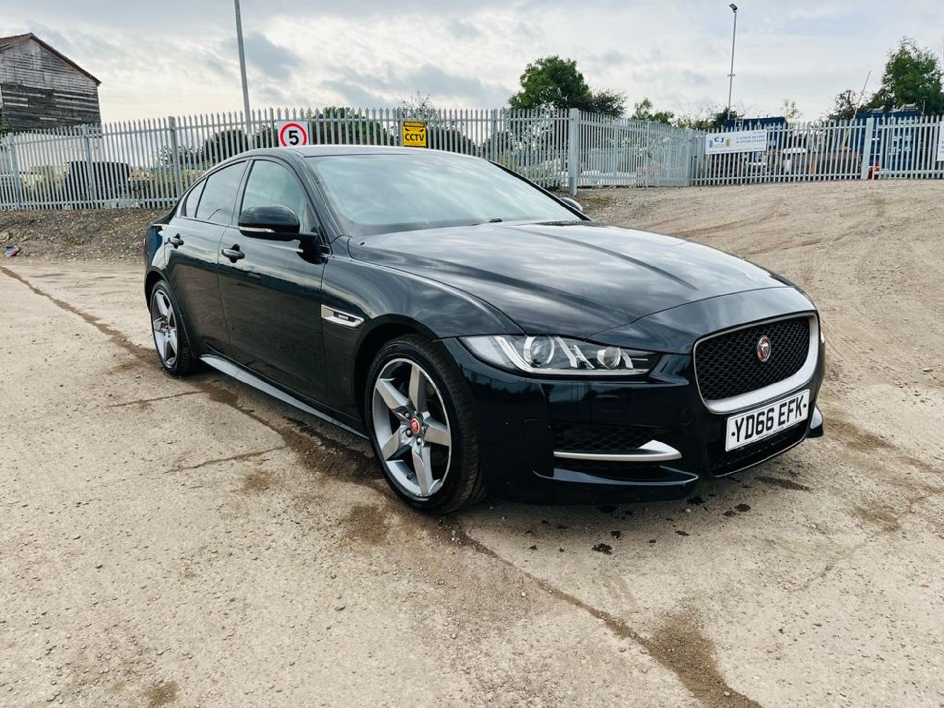 ** ON SALE **Jaguar XE 2.0 D 180 R Sport Saloon 2016 (66 Reg) - No Vat - A/C - Sat Nav