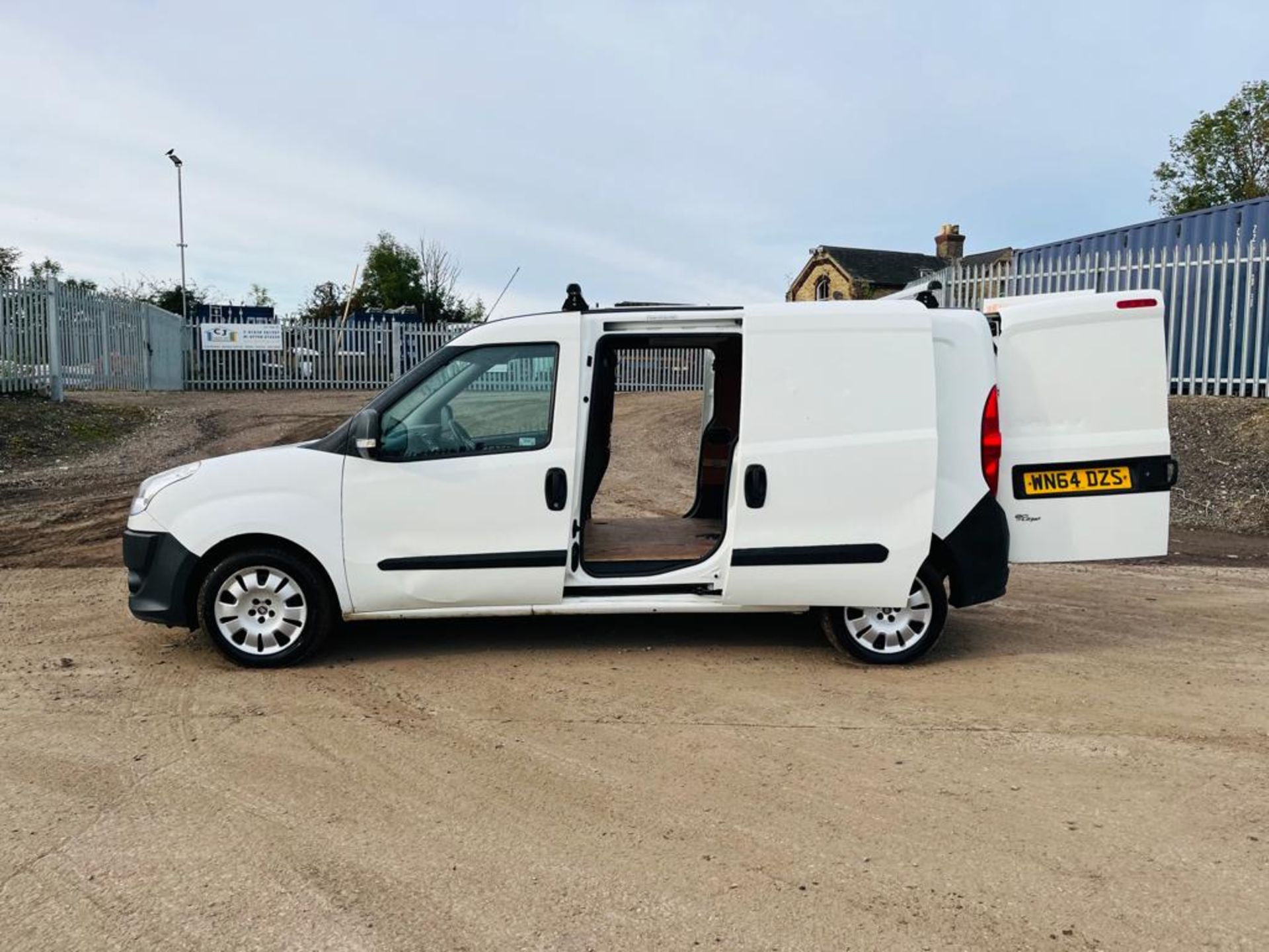 **ON SALE**Fiat Doblo Cargo 1.3 M/Jet Maxi LWB S/S Van 2014 '64 Reg' - No Vat - Bluetooth Handsfree - Image 22 of 30