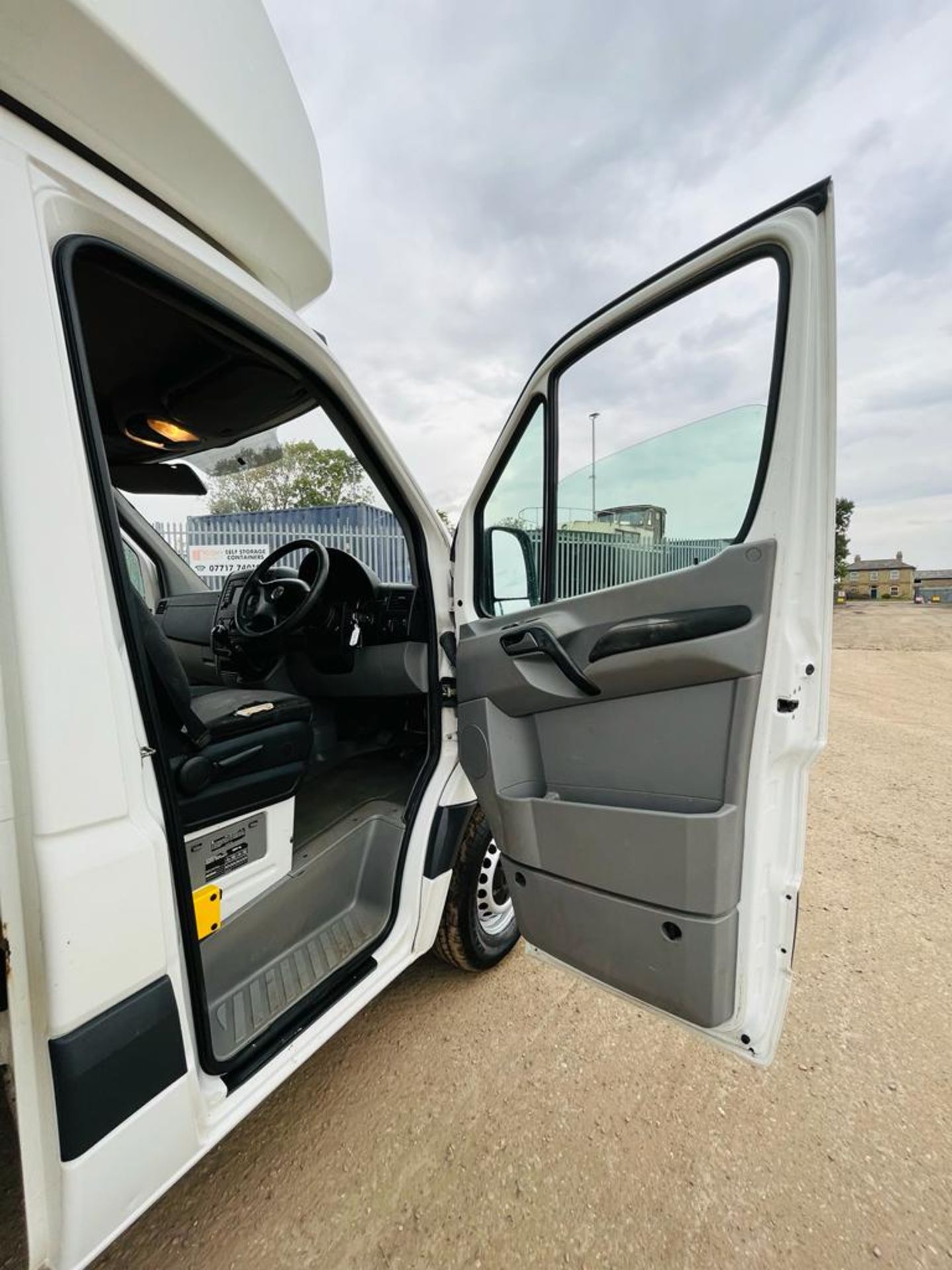 ** ON SALE ** Volkswagen Crafter 35 2.0 TDI 136 LWB 2015 (64 Reg) - Luton Body - Tail Lift - Image 14 of 26