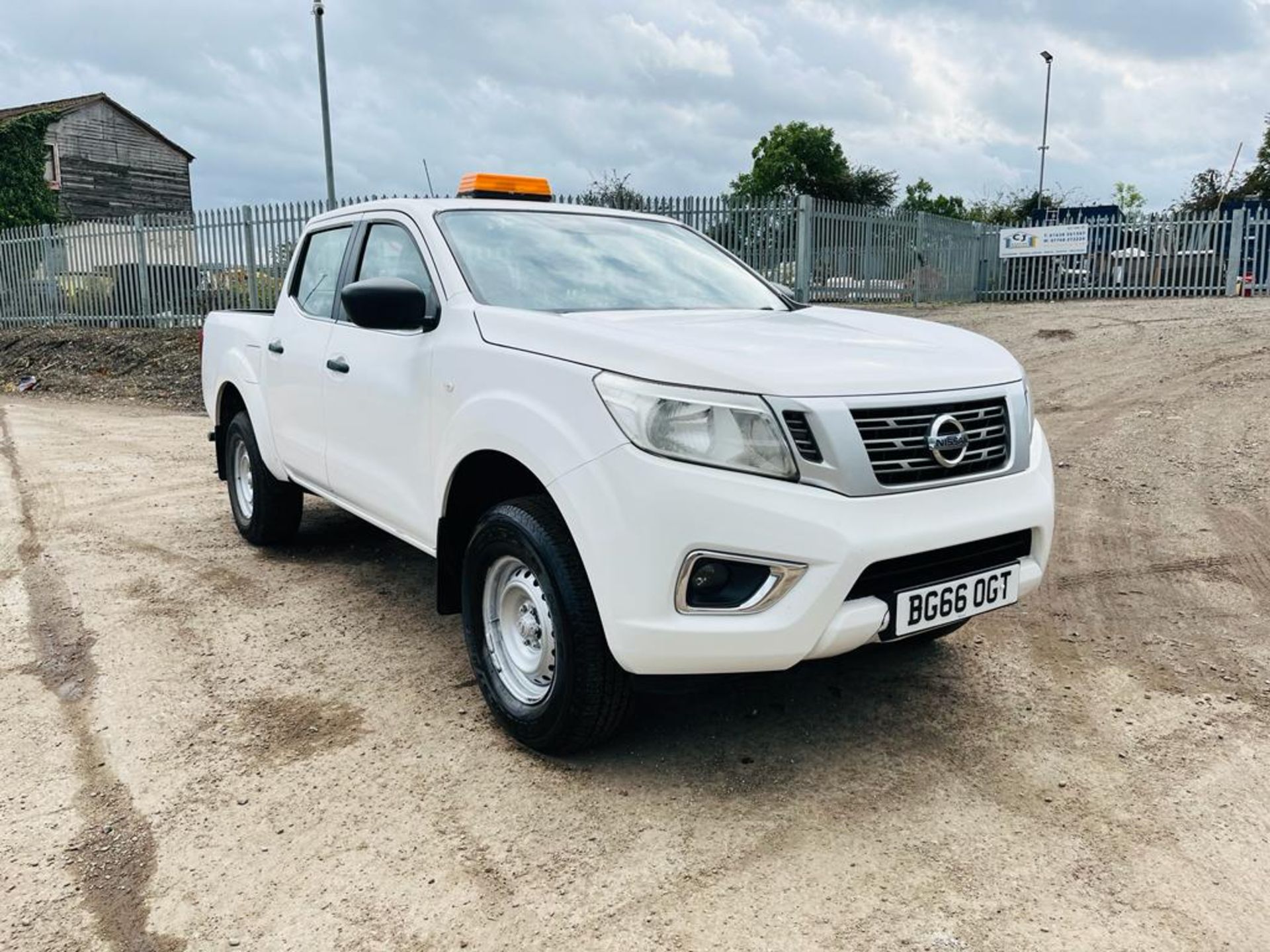 ** ON SALE ** Nissan NP300 Navara 2.3 DCI 160 4WD Visia 2016 '66 Reg' -A/C- ULEZ Compliant