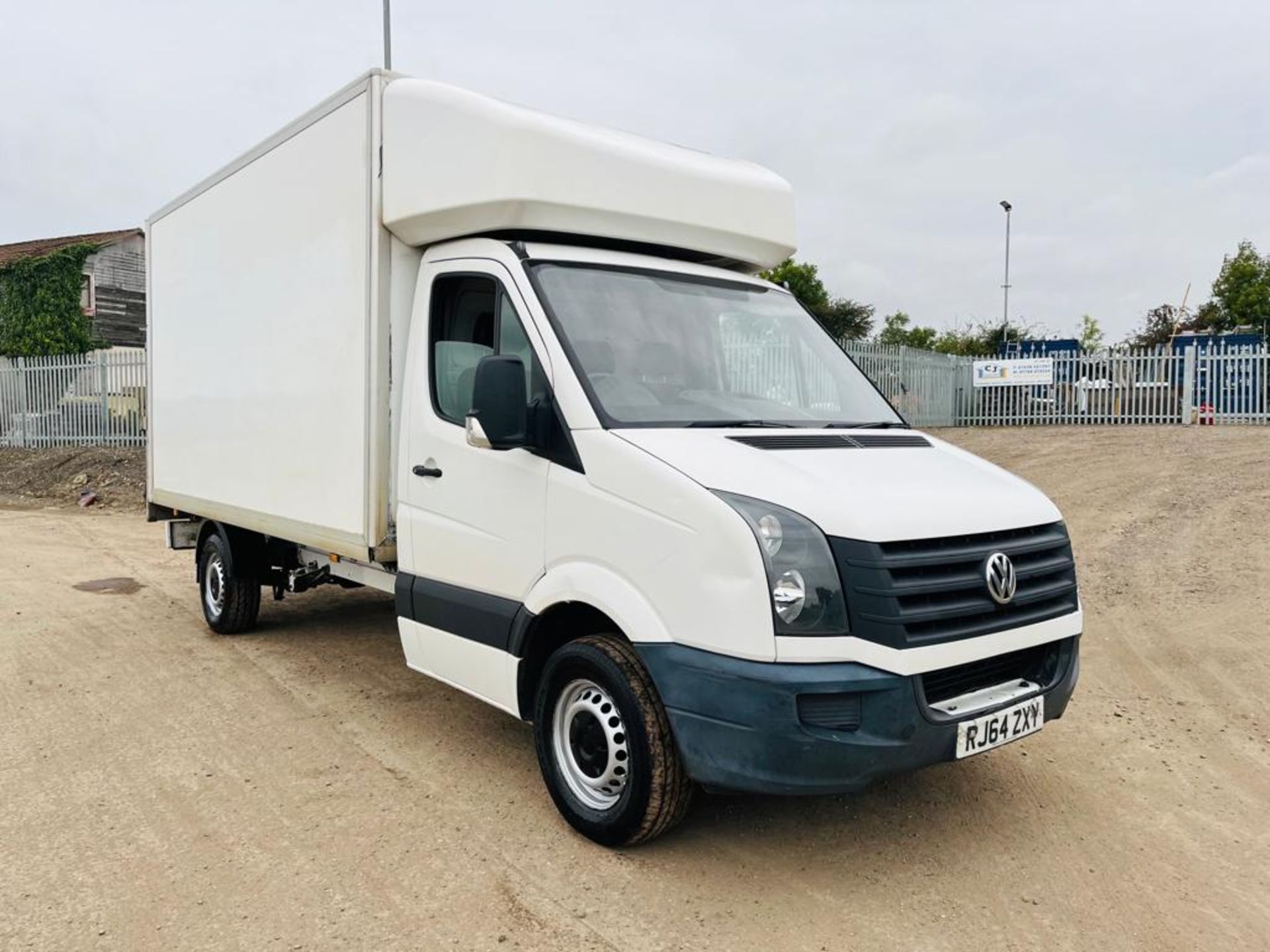 ** ON SALE ** Volkswagen Crafter 35 2.0 TDI 136 LWB 2015 (64 Reg) - Luton Body - Tail Lift