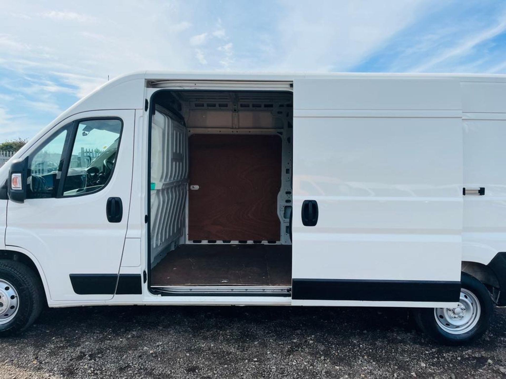 ** ON SALE ** Peugeot Boxer Professional 2.2 BlueHDI L3 H2 2019 '69 Reg' Sat Nav -A/C - Panel Van - Image 6 of 25