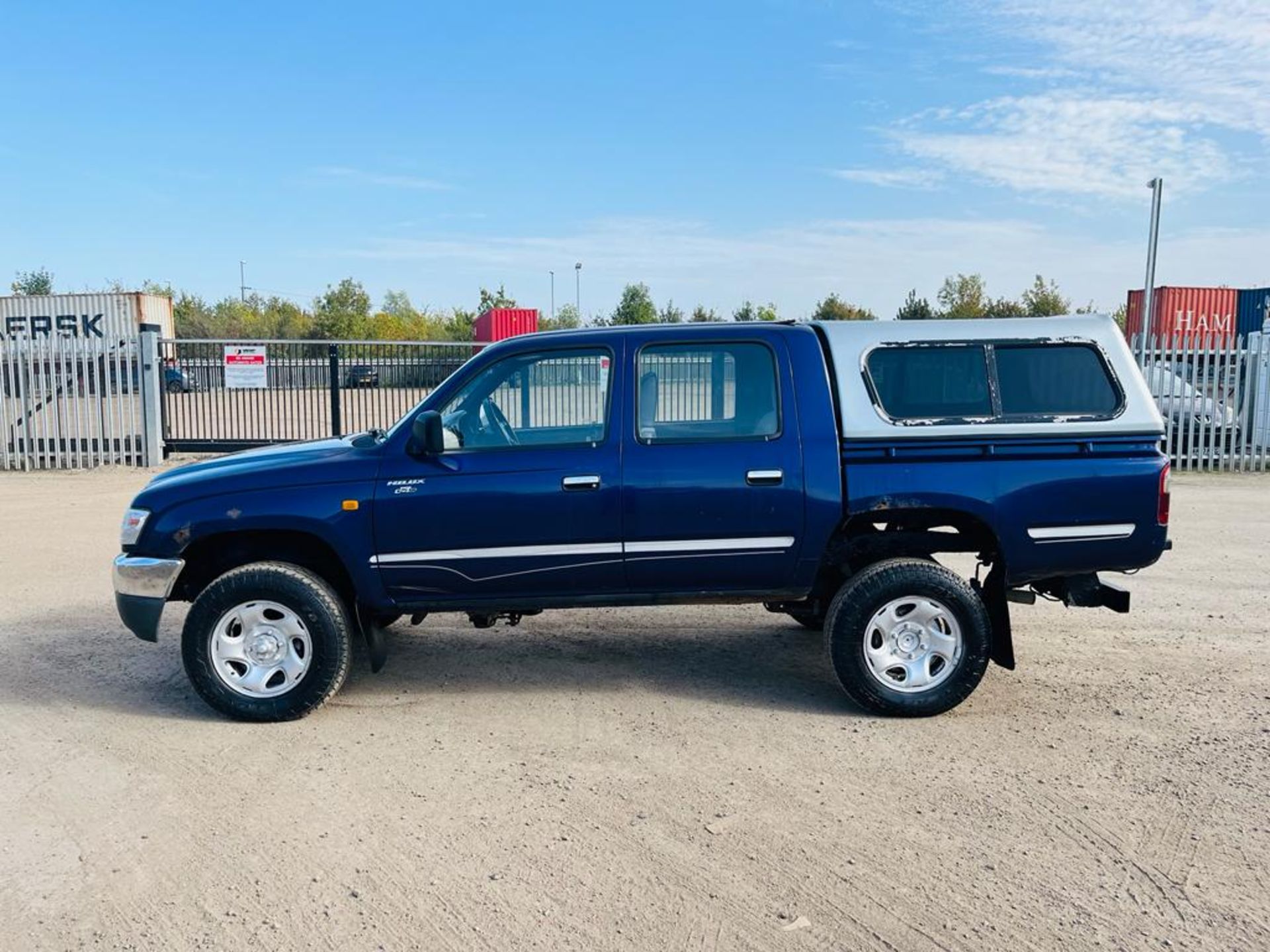 ** ON SALE ** Toyota Hilux 4Wd D-4D 102 2004 (04 Reg) - No Vat - A/C - AUX media input - Image 12 of 28