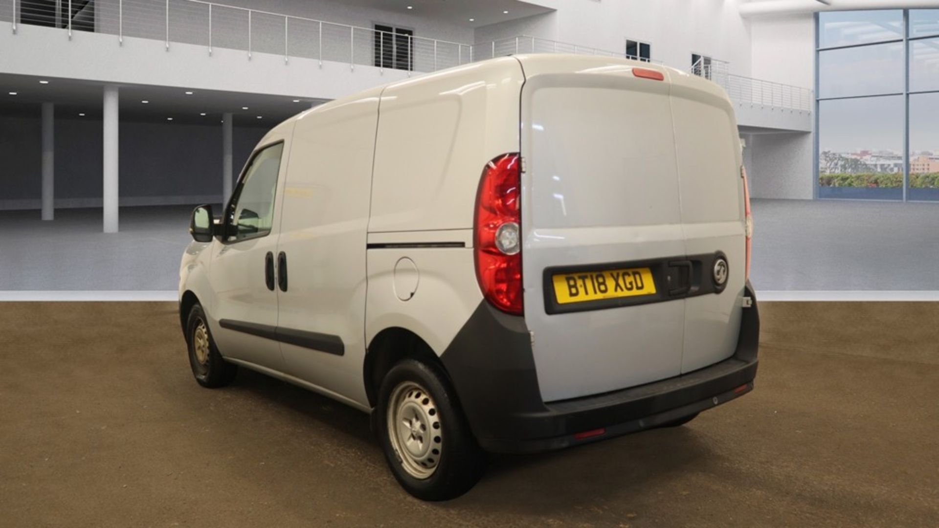 ** ON SALE ** Vauxhall Combo 1.3 CDTI 95 2000 Sportive L1 H1 Start/Stop 2018 (18 Reg) - - Image 3 of 9