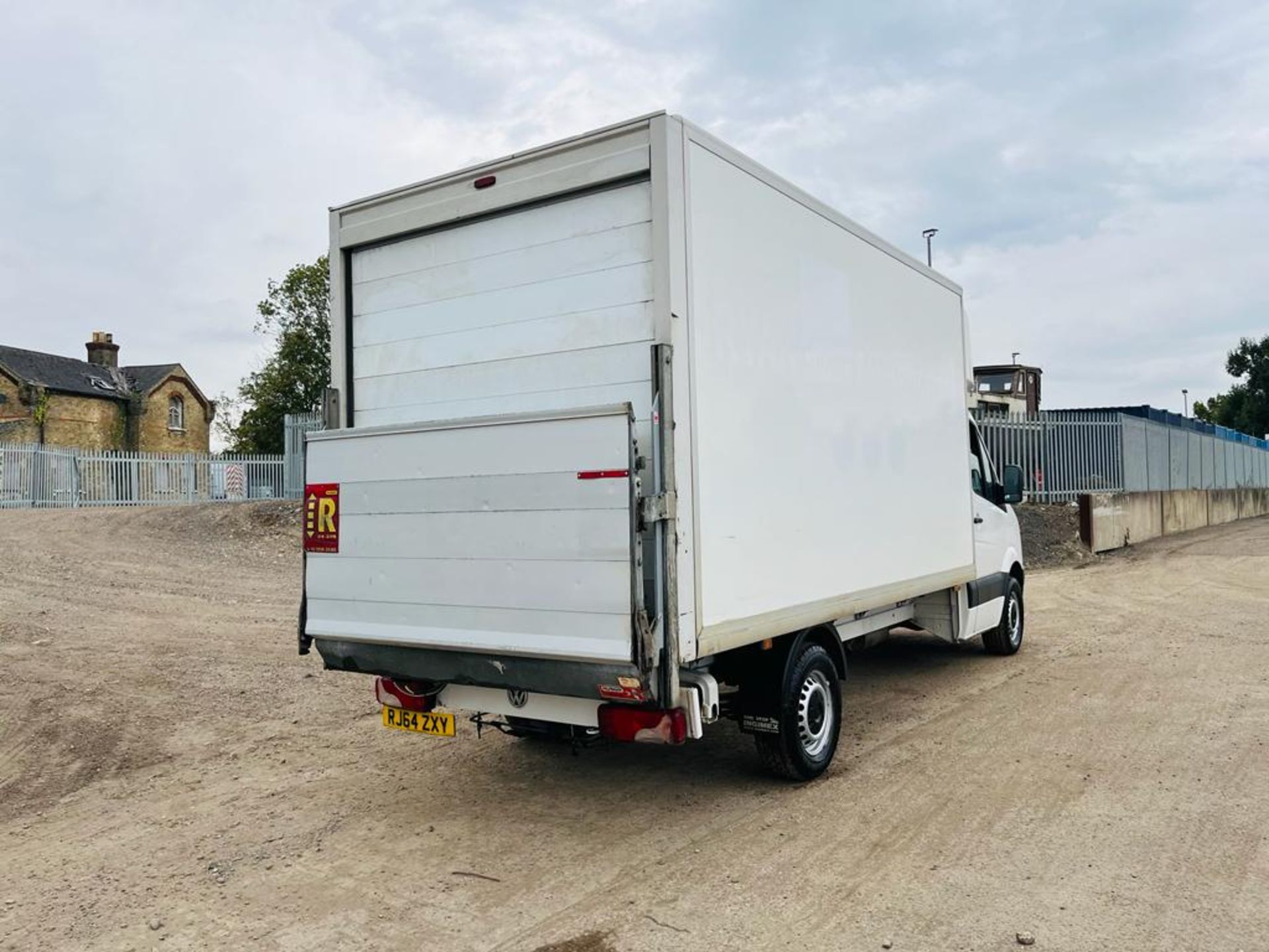 ** ON SALE ** Volkswagen Crafter 35 2.0 TDI 136 LWB 2015 (64 Reg) - Luton Body - Tail Lift - Image 11 of 26