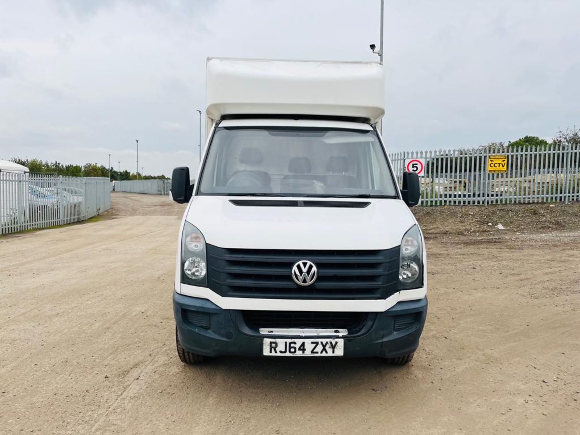 ** ON SALE ** Volkswagen Crafter 35 2.0 TDI 136 LWB 2015 (64 Reg) - Luton Body - Tail Lift - Image 2 of 26