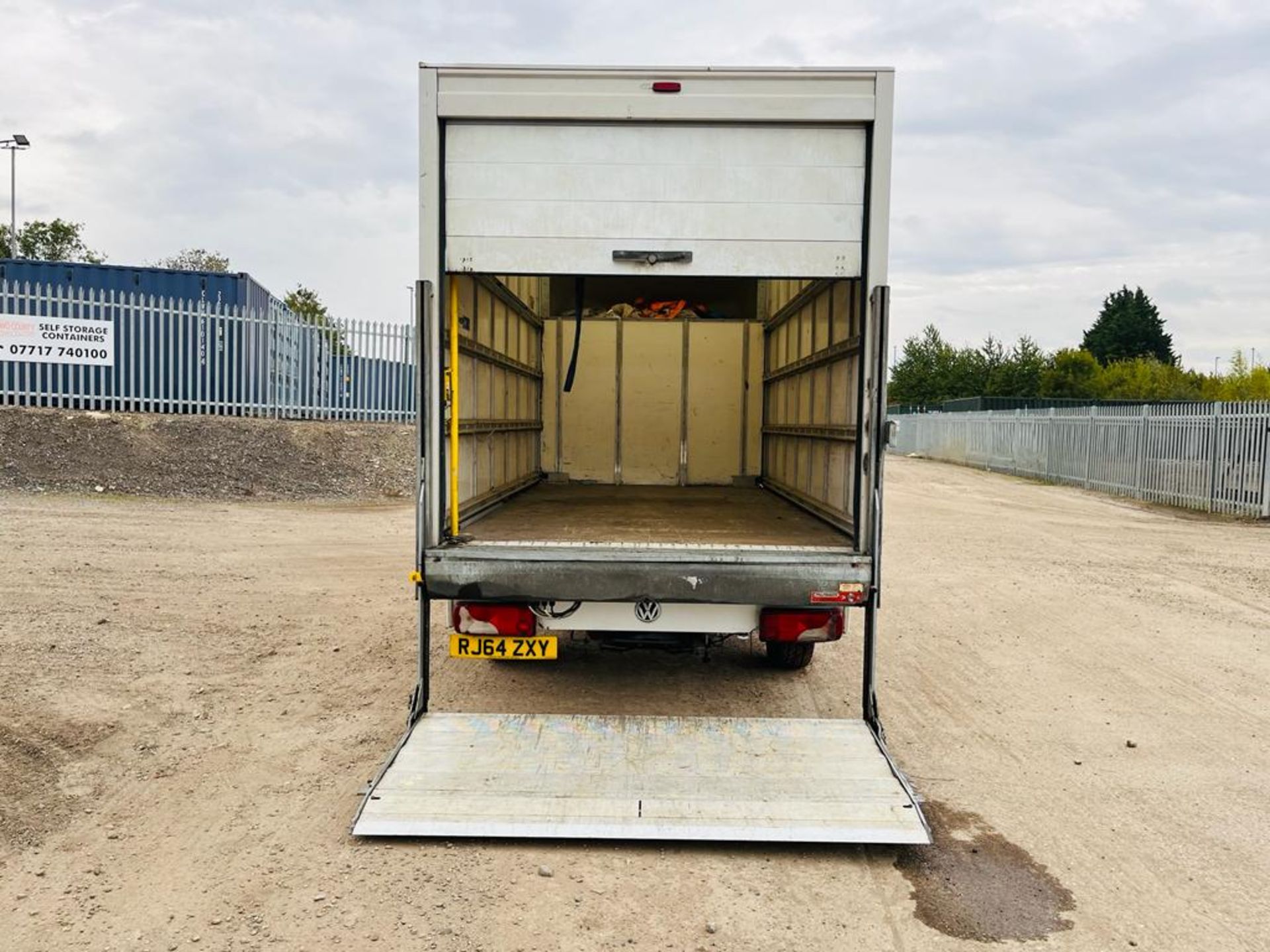 ** ON SALE ** Volkswagen Crafter 35 2.0 TDI 136 LWB 2015 (64 Reg) - Luton Body - Tail Lift - Image 7 of 26