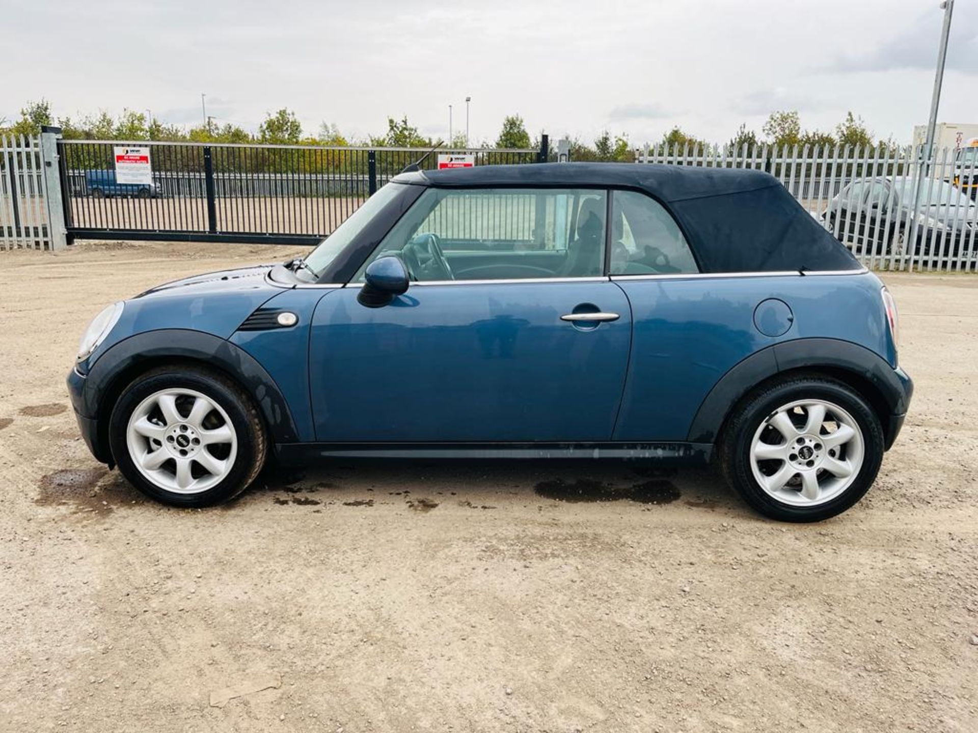 ** ON SALE ** Mini Cooper 1.6 Convertible 2010 '10 Reg' - No vat - A/C - Bluetooth Handsfree - Image 10 of 27