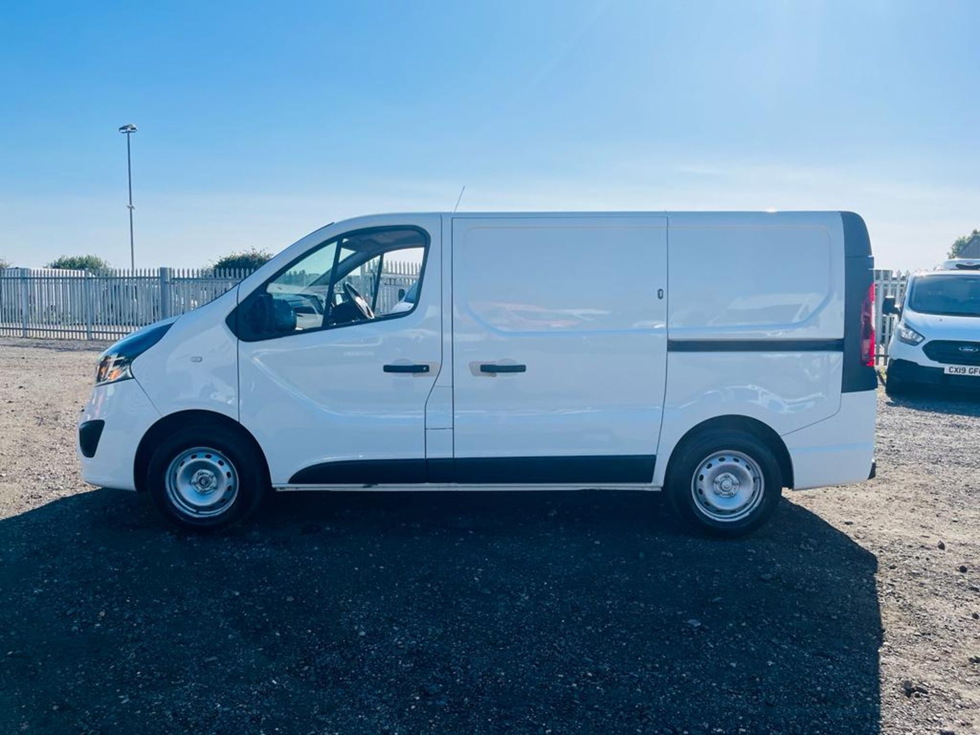 ** ON SALE ** Vauxhall Vivaro Sportive 1.6 CDTI 120 L1 H1 2018 '18 Reg' A/C - Panel van - Image 4 of 27