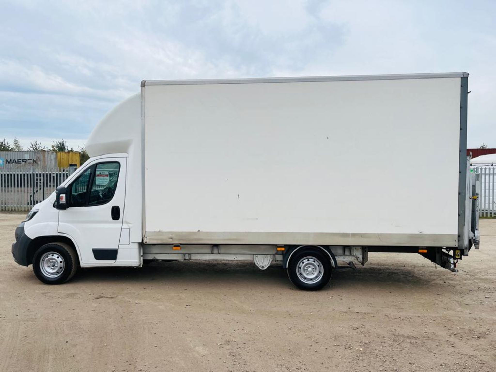 ** ON SALE ** Peugeot Boxer 335 2.0 BLUEHDI 130 L3 PLUS Luton 2017 '17 Reg' - SatNav ULEZ Compliant - Image 4 of 24