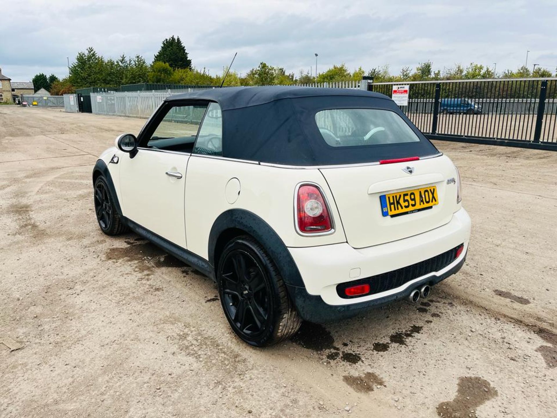 ** ON SALE ** Mini Cooper 1.6 S Convertible 2009 (59 Reg) - No Vat - Bluetooth Handsfree - Image 9 of 26