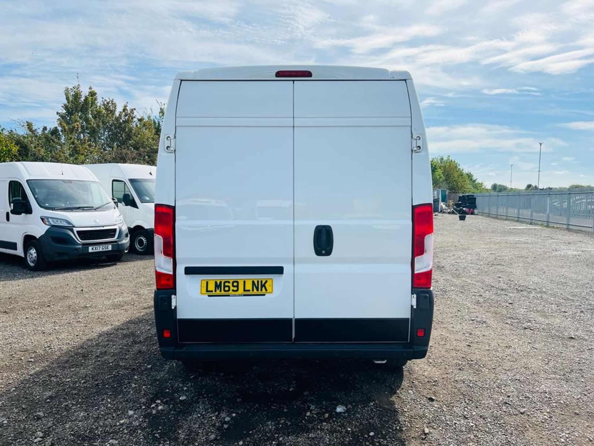 ** ON SALE ** Peugeot Boxer Professional 2.2 BlueHDI L3 H2 2019 '69 Reg' Sat Nav -A/C - Panel Van - Image 9 of 25