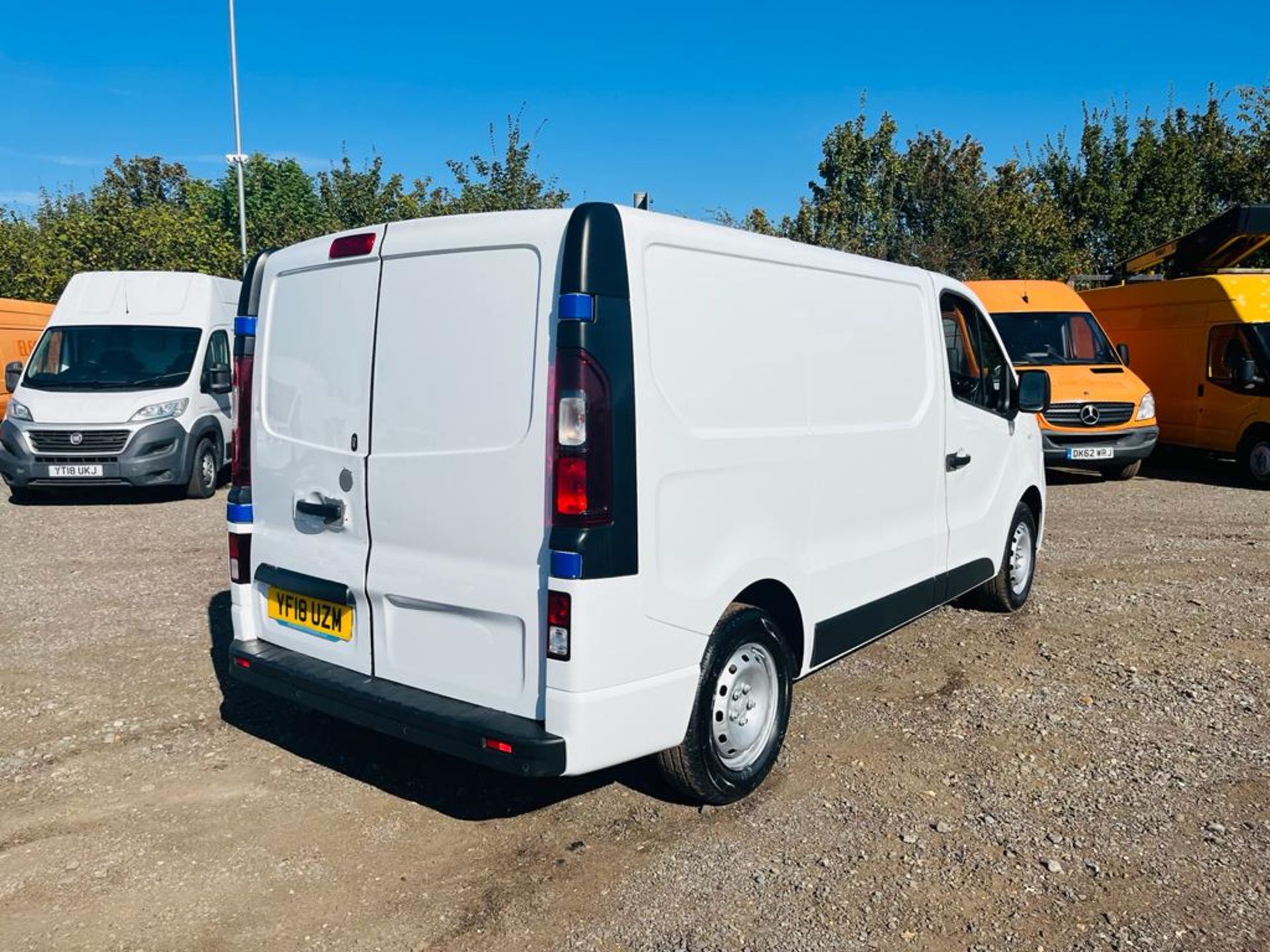 ** ON SALE ** Vauxhall Vivaro Sportive 1.6 CDTI 120 L1 H1 2018 '18 Reg' A/C - Panel van - Image 13 of 27