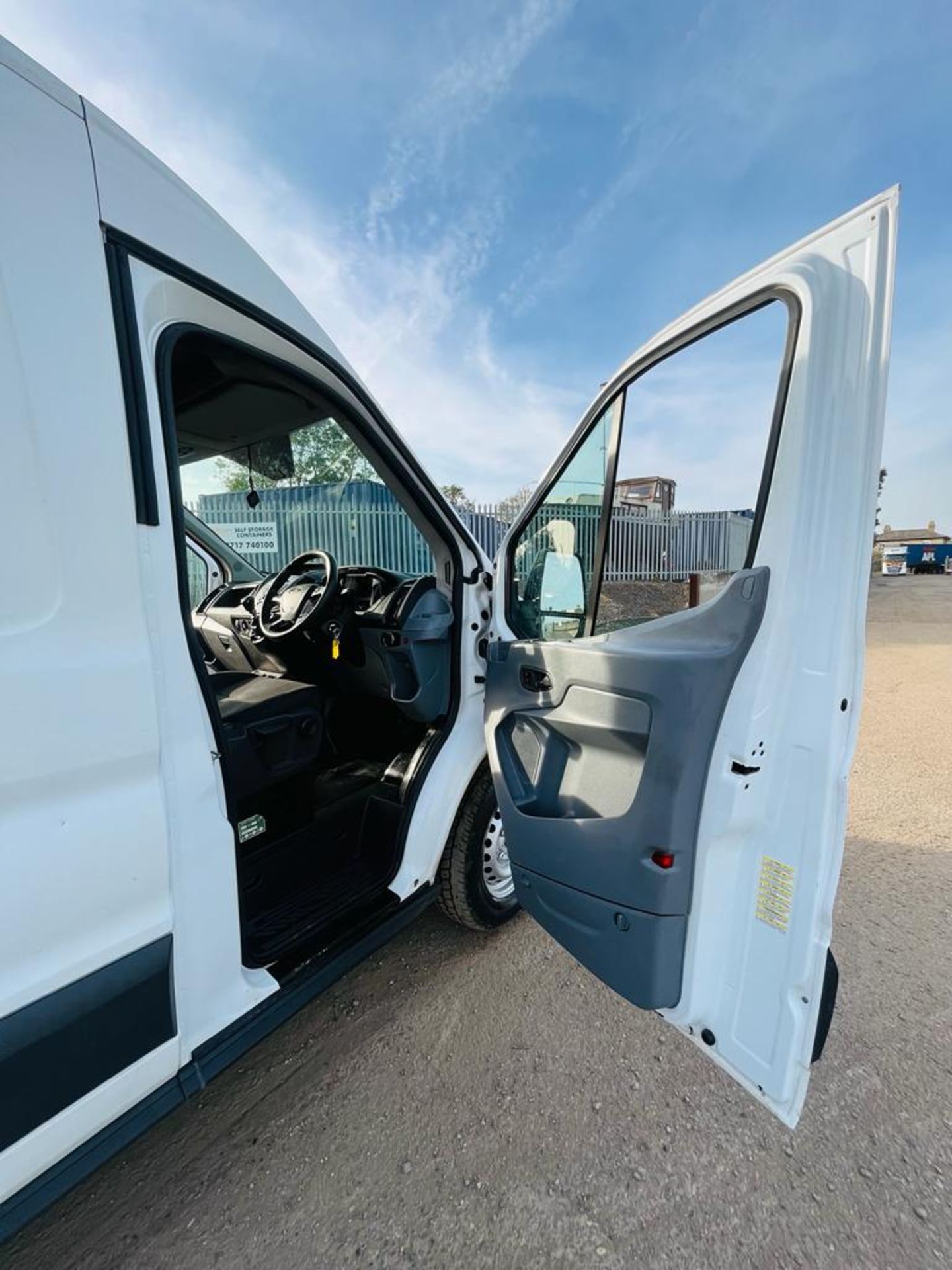 ** ON SALE ** Ford Transit 350 RWD 2.2 TDCI 125 LWB M/R 2015 (65 Reg) Fridge/Freezer - Image 3 of 26