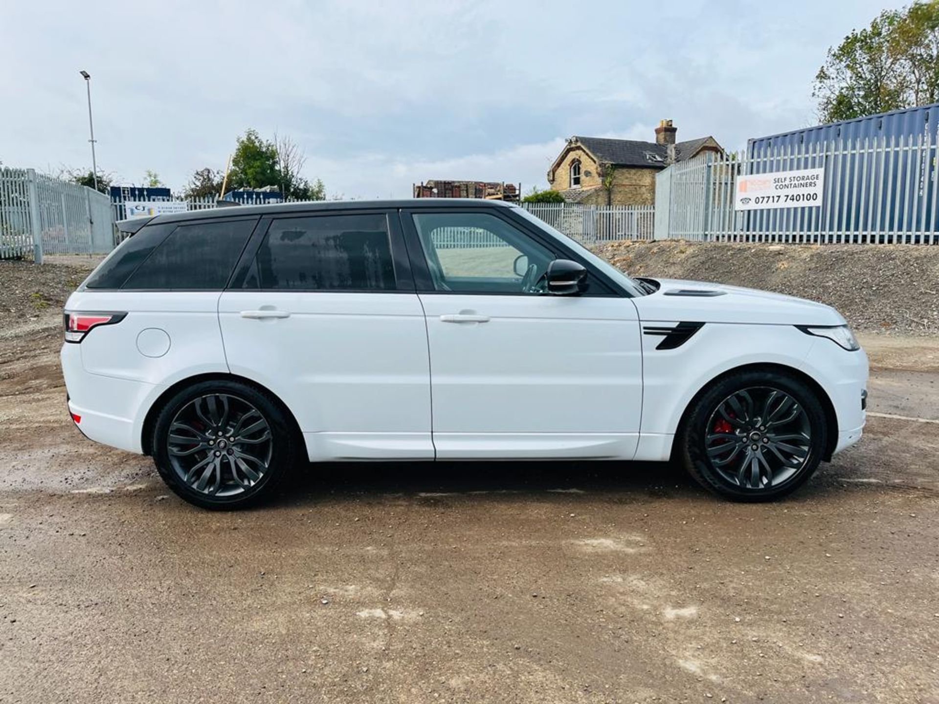 ** ON SALE ** Land Rover Range Rover Sport 3.0 SDV6 306 HSE DYNAMIC 4WD 2017 (66 Reg) - A/C - Image 3 of 32