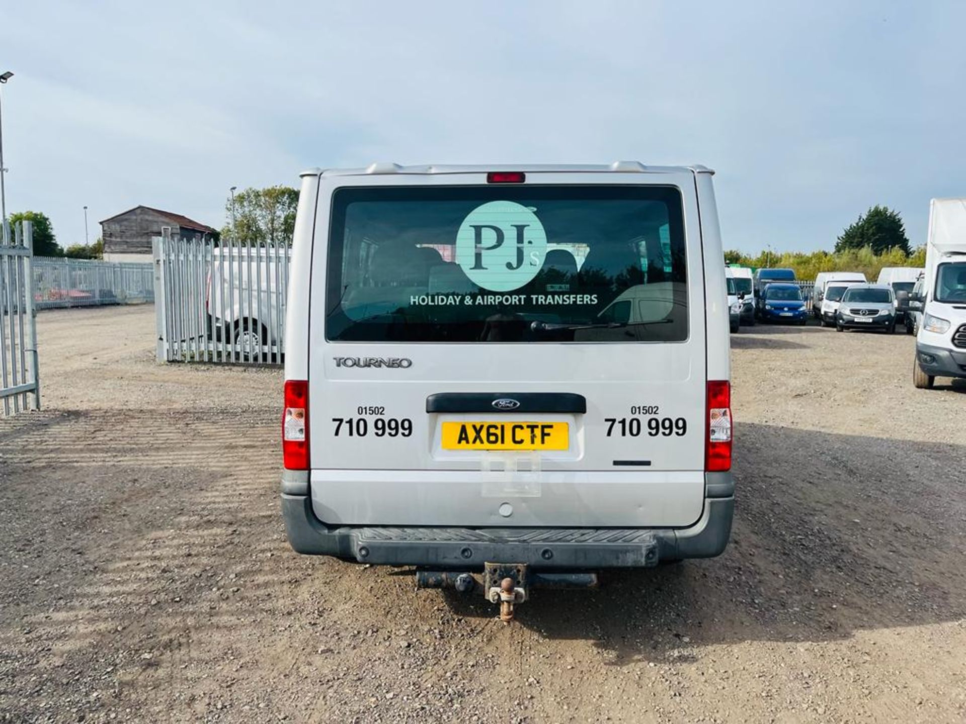 ** ON SALE ** Ford Transit Minibus TDCI 125 2012 (61 Reg) - 9 Seater - 6 Speed Manual - No Vat - Image 8 of 29