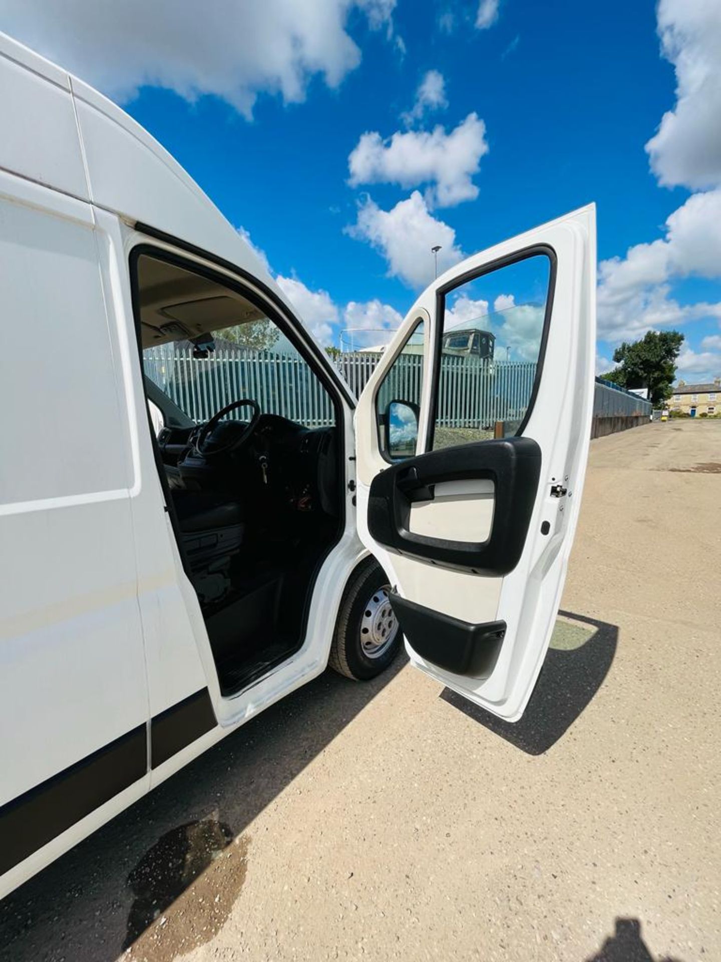 Peugeot Boxer 2.0 BlueHDI L3 H2 Professional 2018 '18 Reg' Sat Nav - A/C - ULEZ Compliant - Image 4 of 24