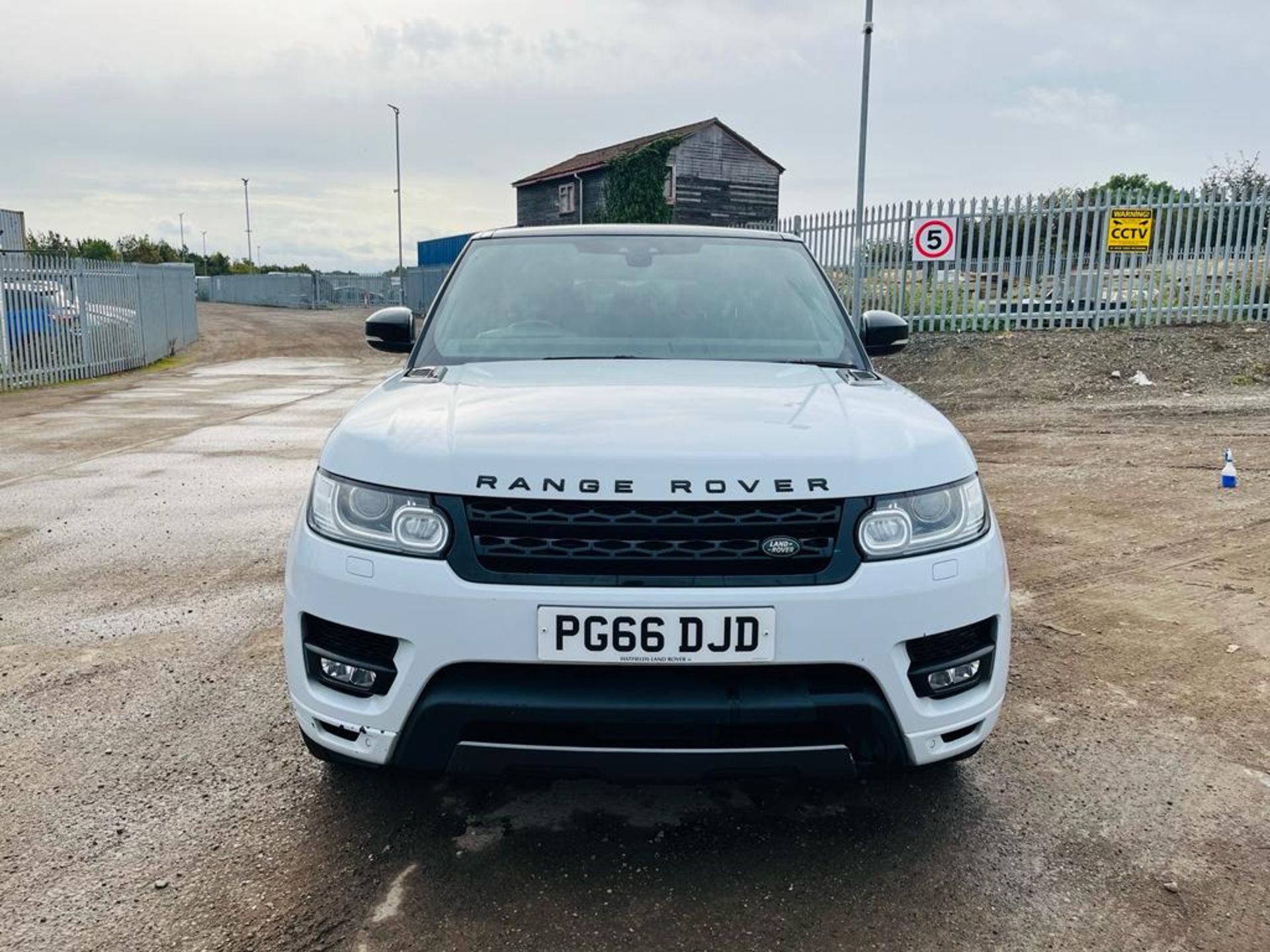 ** ON SALE ** Land Rover Range Rover Sport 3.0 SDV6 306 HSE DYNAMIC 4WD 2017 (66 Reg) - A/C - Image 2 of 32