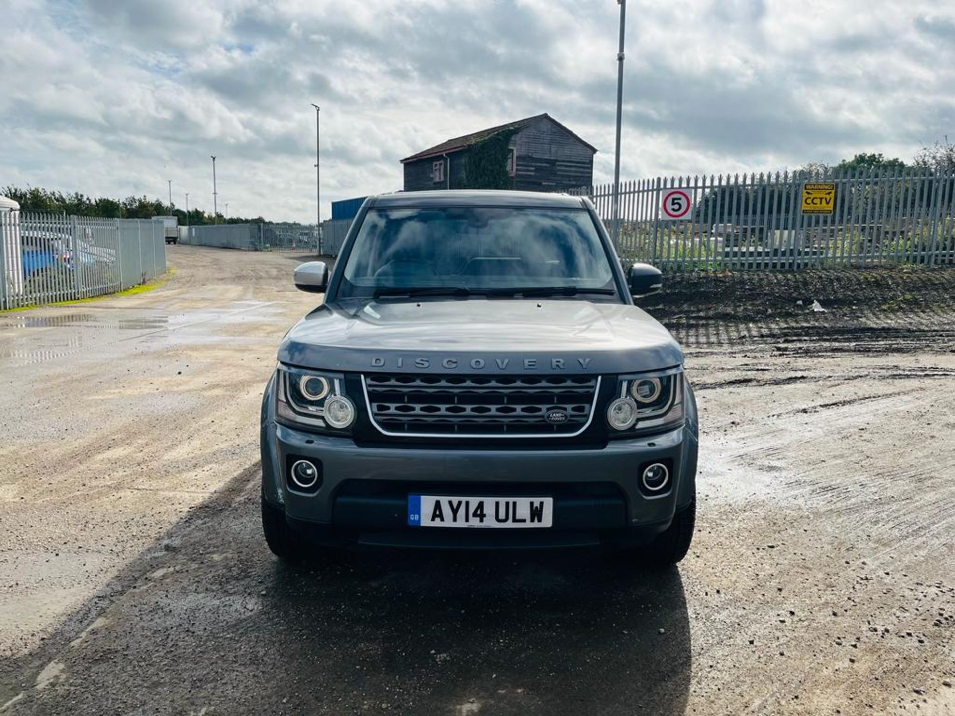 Land Rover Discovery 4 3.0 SDV6 XS CommandShift 2014 '14 Reg' Sat Nav - A/C - 4WD - Commercial - Image 2 of 31