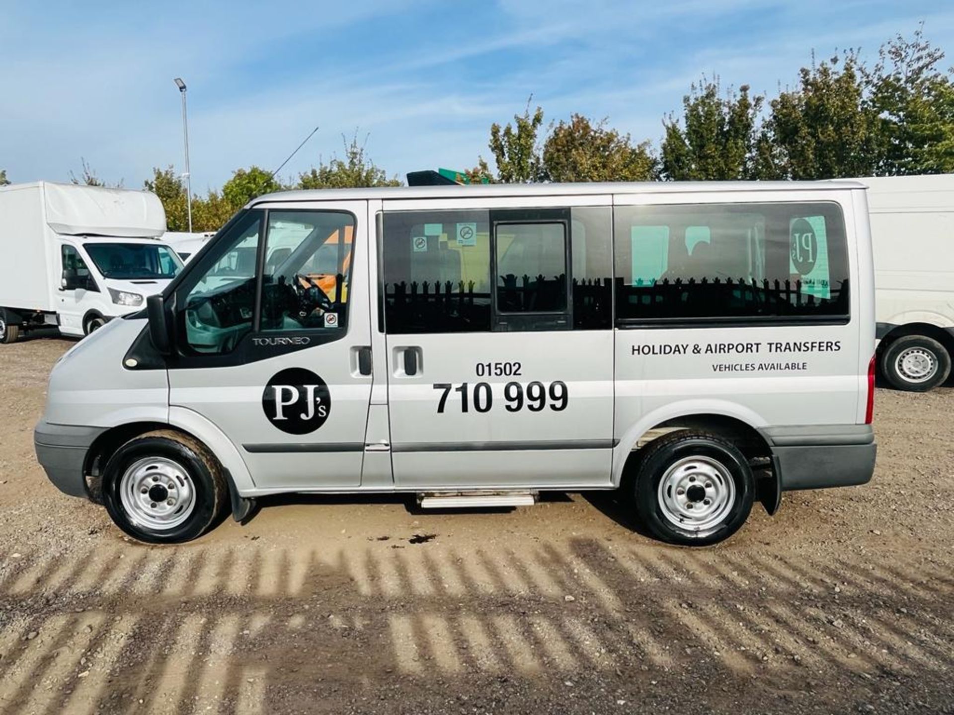 ** ON SALE ** Ford Transit Minibus TDCI 125 2012 (61 Reg) - 9 Seater - 6 Speed Manual - No Vat - Image 11 of 29