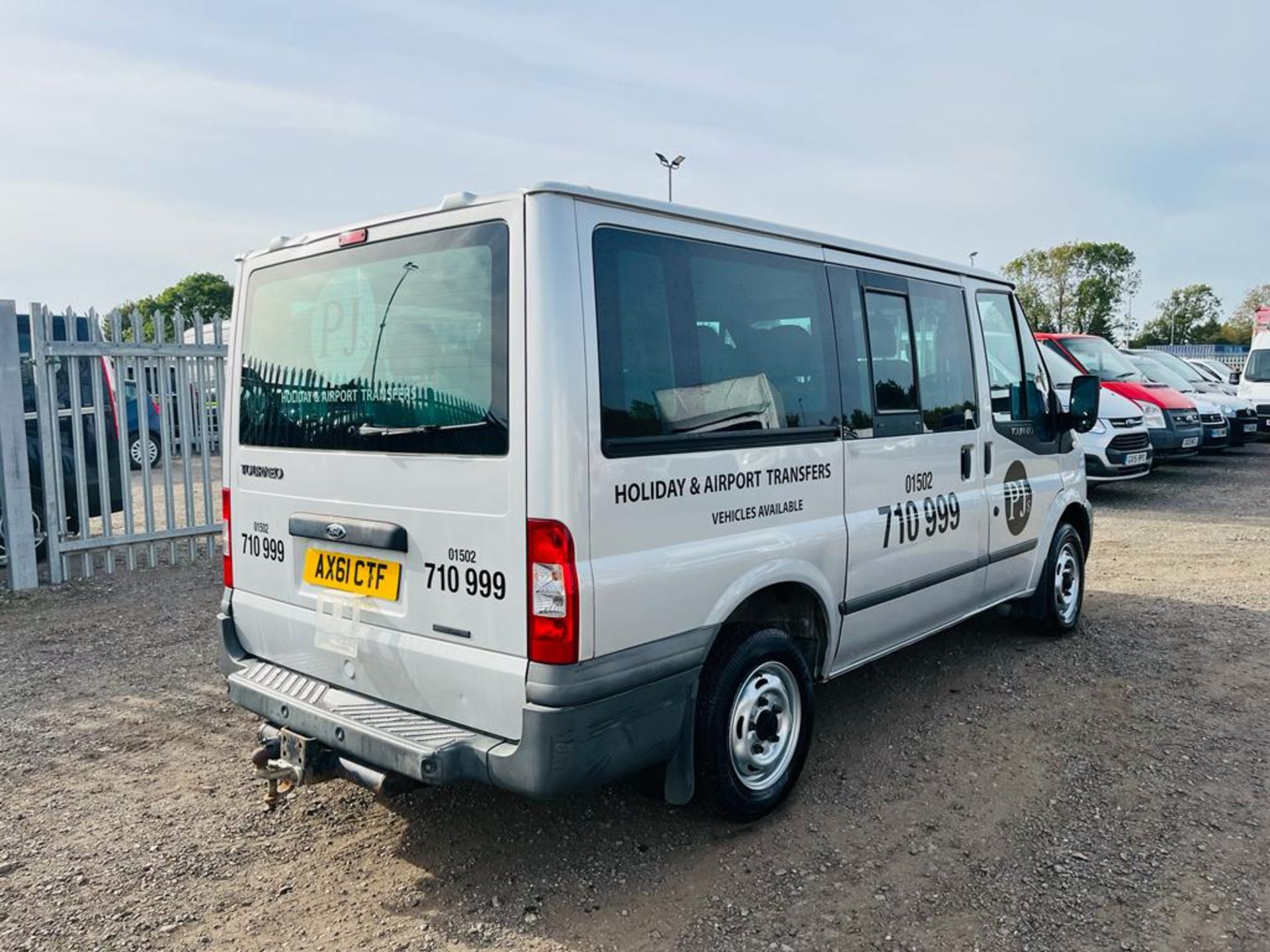 ** ON SALE ** Ford Transit Minibus TDCI 125 2012 (61 Reg) - 9 Seater - 6 Speed Manual - No Vat - Image 7 of 29