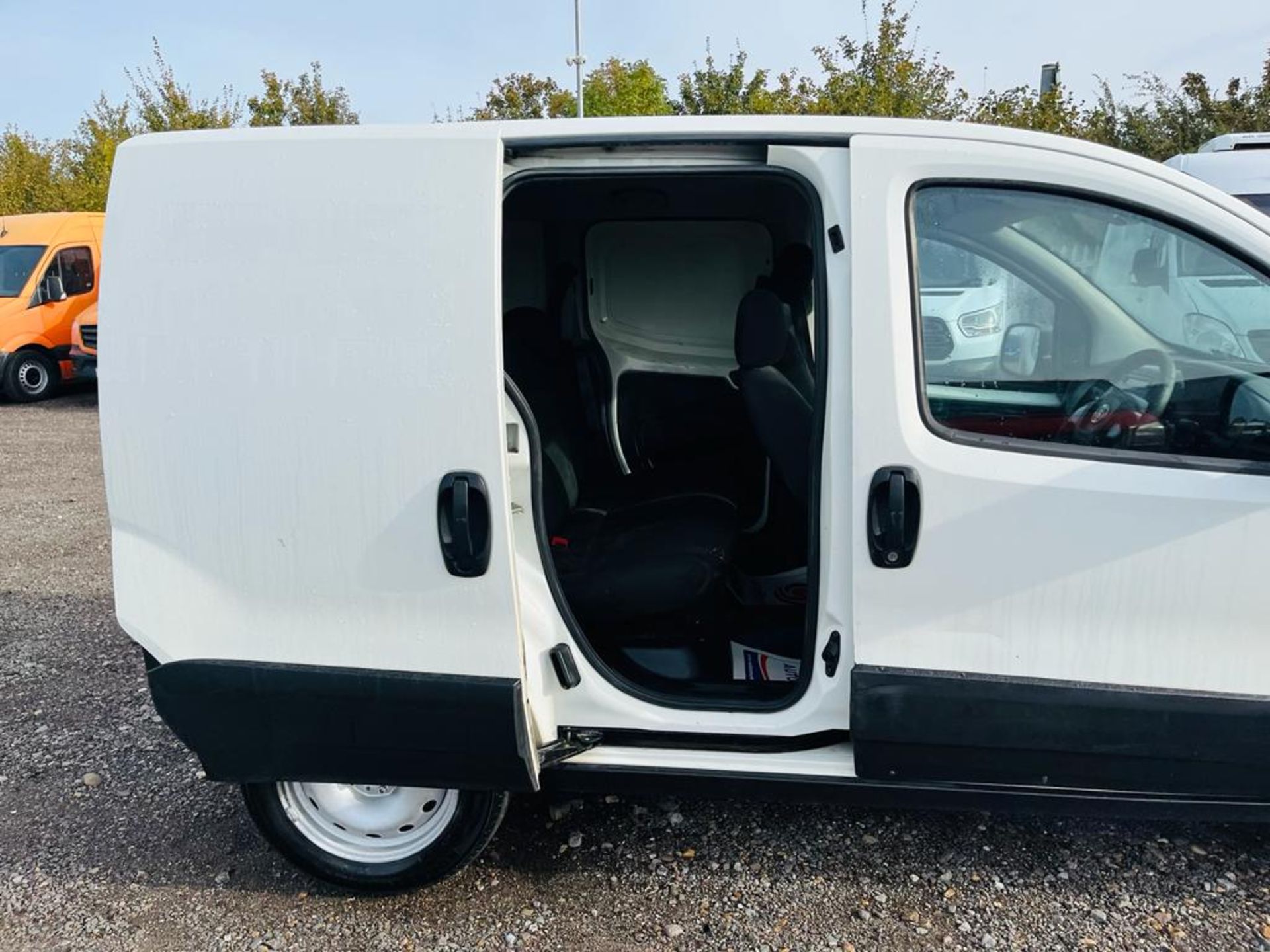 ** ON SALE ** Fiat Fiorino Combi 1.3 Multijet 80 Active CrewCab 2016 (66 Reg)- Bluetooth - Image 4 of 32