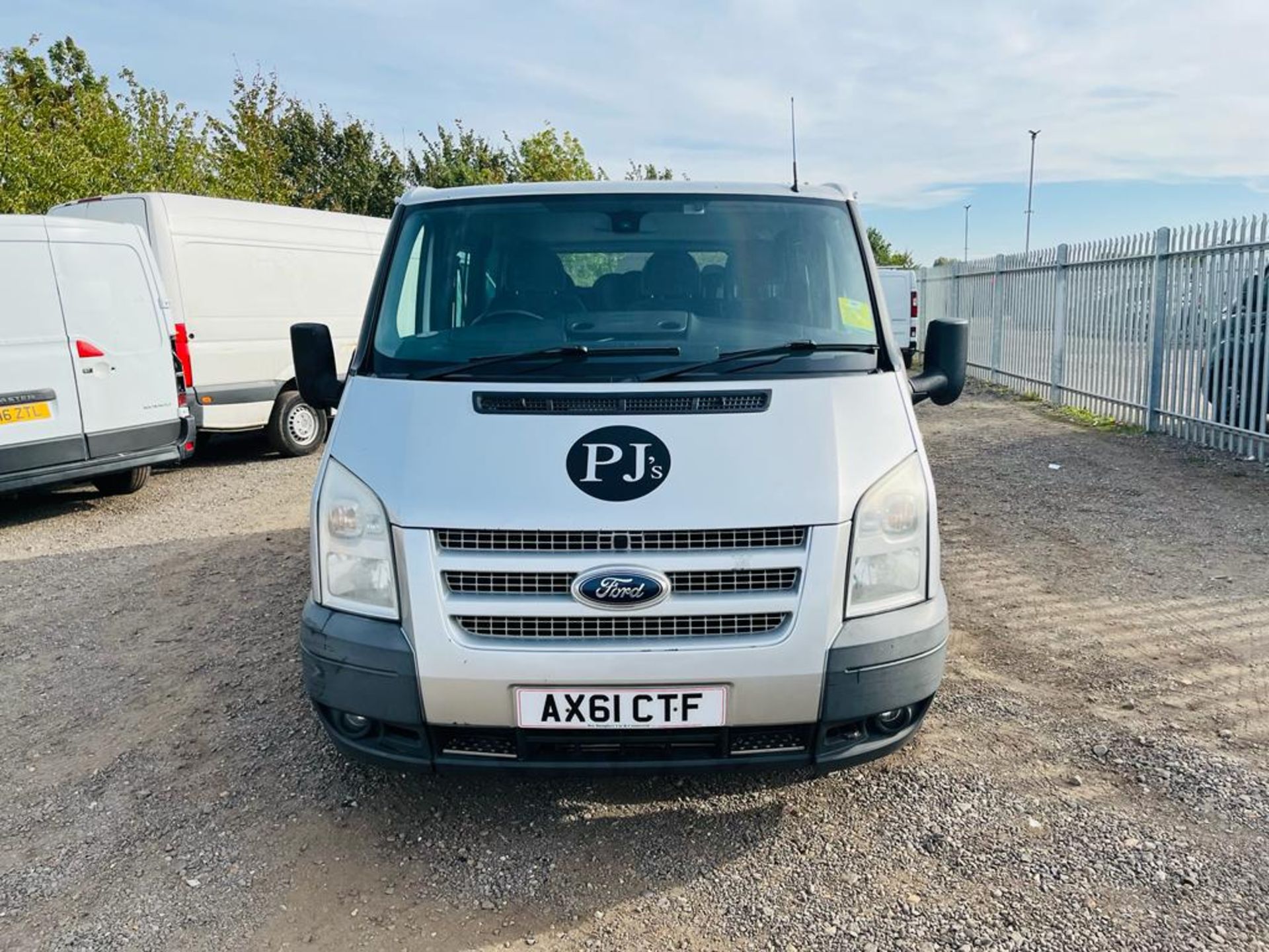 ** ON SALE ** Ford Transit Minibus TDCI 125 2012 (61 Reg) - 9 Seater - 6 Speed Manual - No Vat - Image 2 of 29