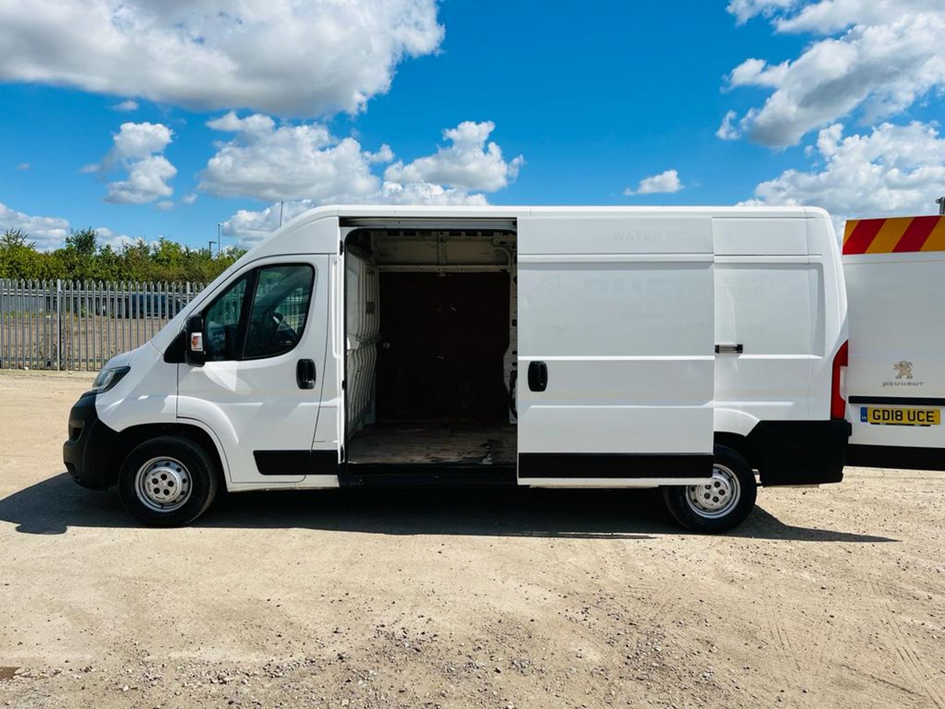 Peugeot Boxer 2.0 BlueHDI L3 H2 Professional 2018 '18 Reg' Sat Nav - A/C - ULEZ Compliant - Image 11 of 24