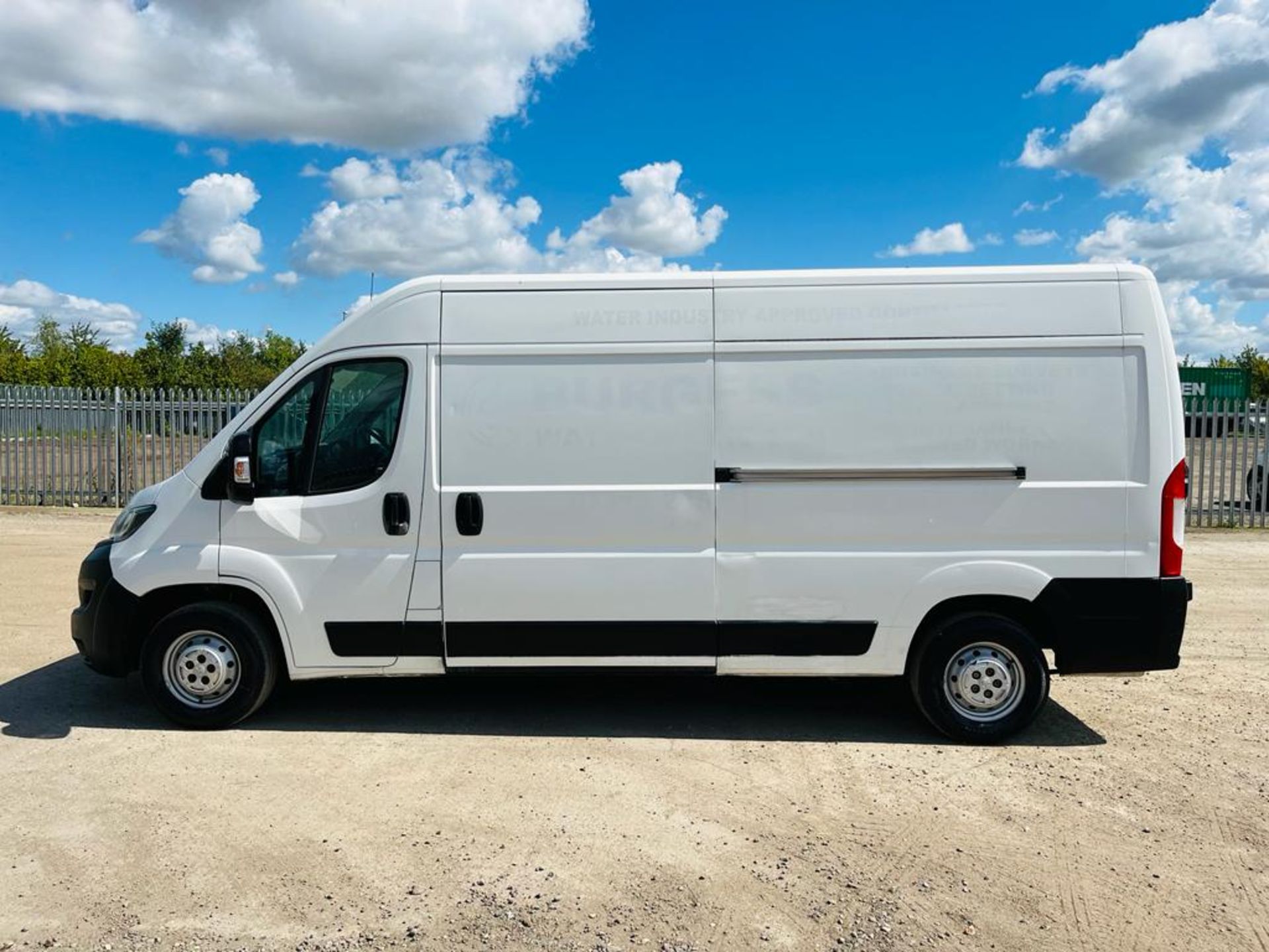 Peugeot Boxer 2.0 BlueHDI L3 H2 Professional 2018 '18 Reg' Sat Nav - A/C - ULEZ Compliant - Image 10 of 24