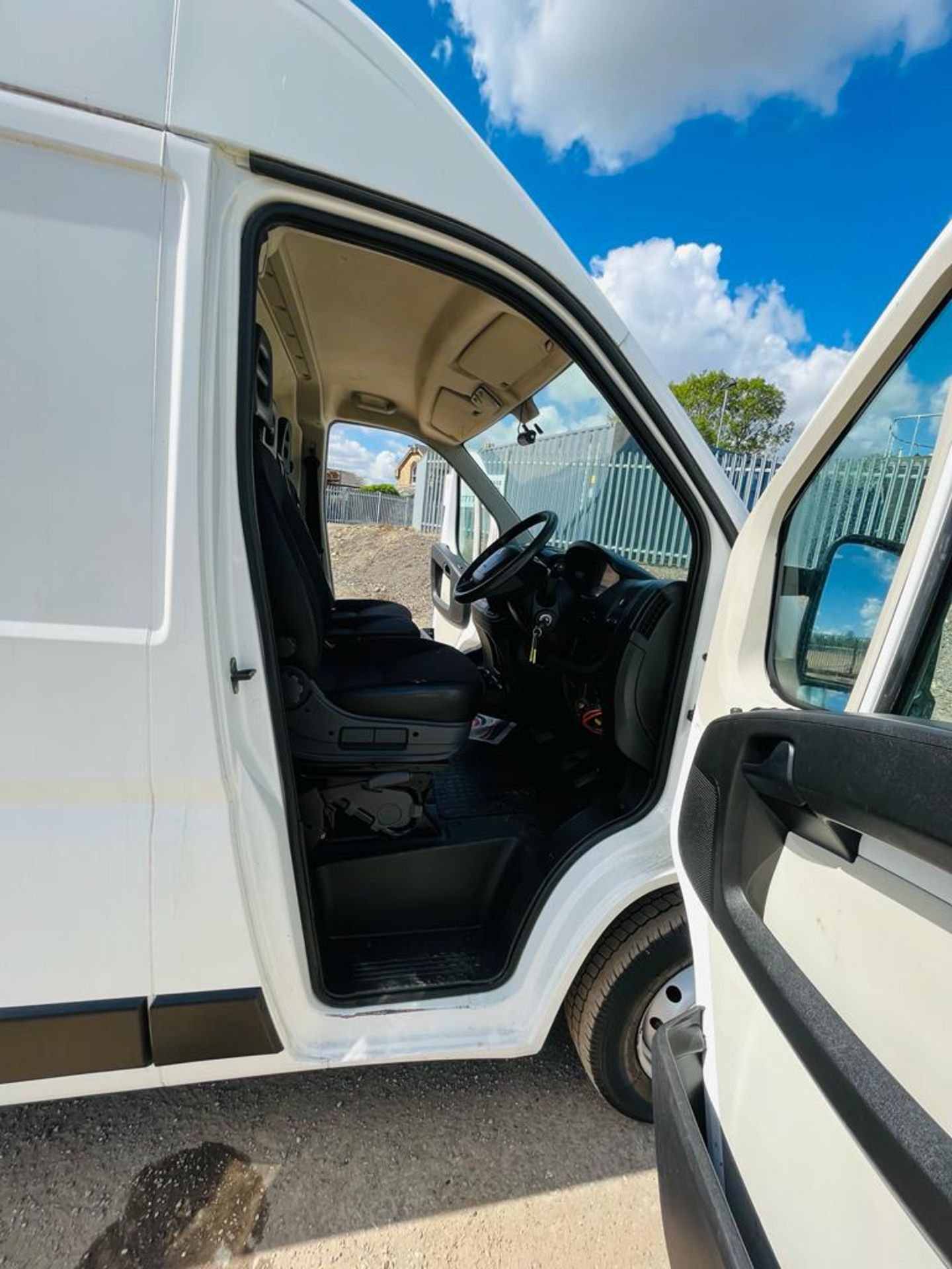 Peugeot Boxer 2.0 BlueHDI L3 H2 Professional 2018 '18 Reg' Sat Nav - A/C - ULEZ Compliant - Image 14 of 24