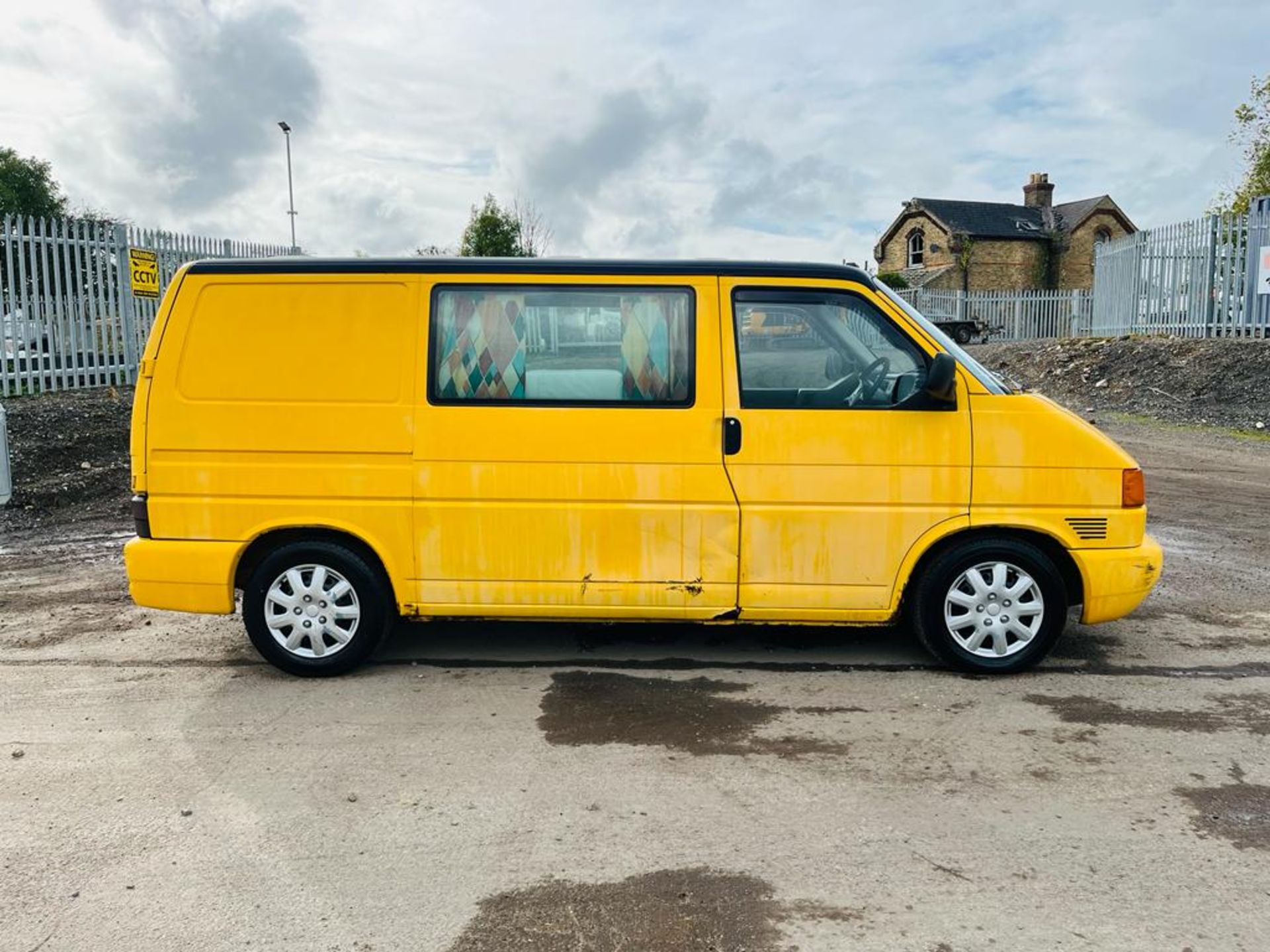 Volkswagen Transporter 2.5 1200 TDI SWB Coachbuilt Bespoke 2002 (52 Reg)- CAMPER - Image 8 of 22